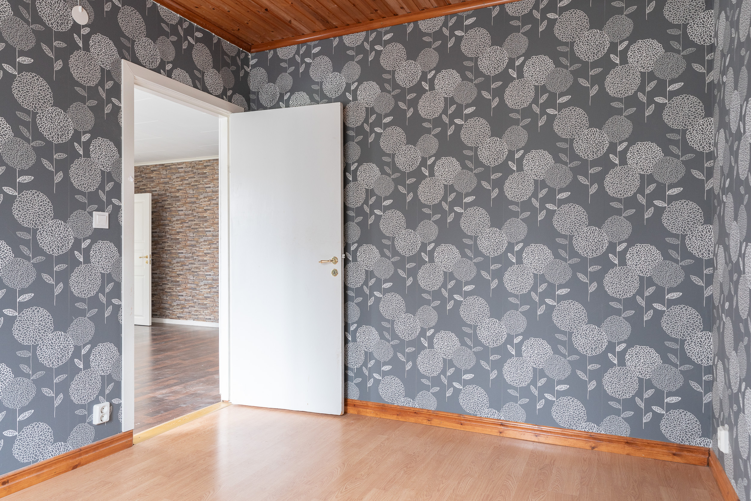 Bostadsbild från Gotövägen 12, Såld i Barkarö, Västerås