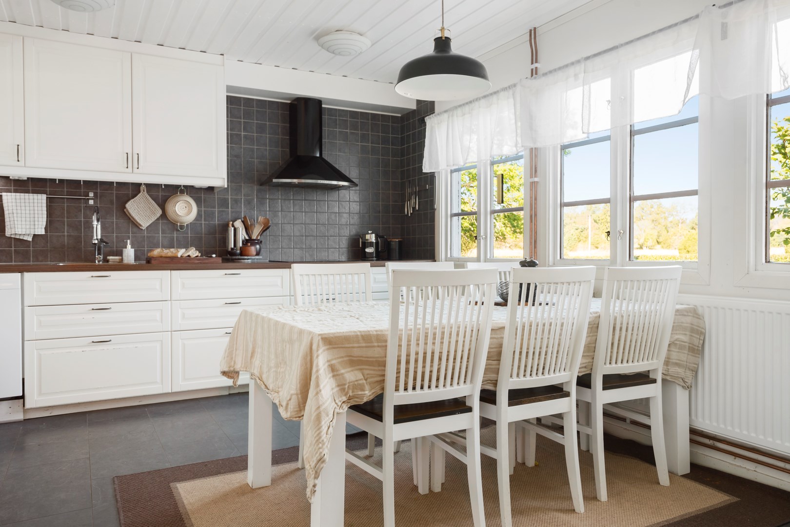 Bostadsbild från Fornby 6, Såld i Rasbokil, Uppsala