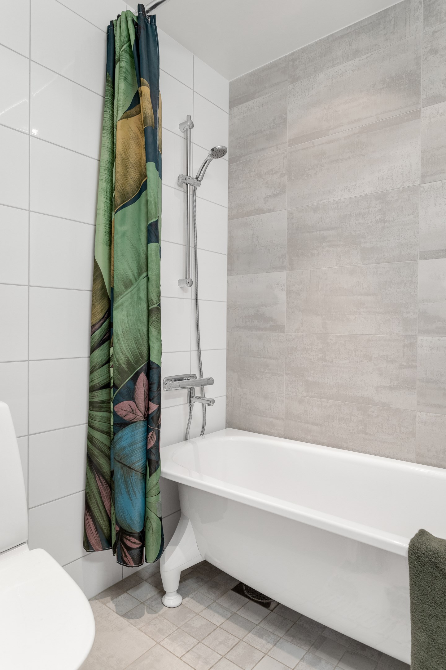 Bostadsbild från Bernadottestigen 22, Såld i Valsätra, Uppsala