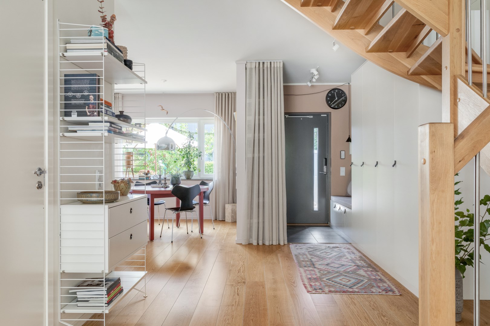 Bostadsbild från Bernadottestigen 22, Såld i Valsätra, Uppsala