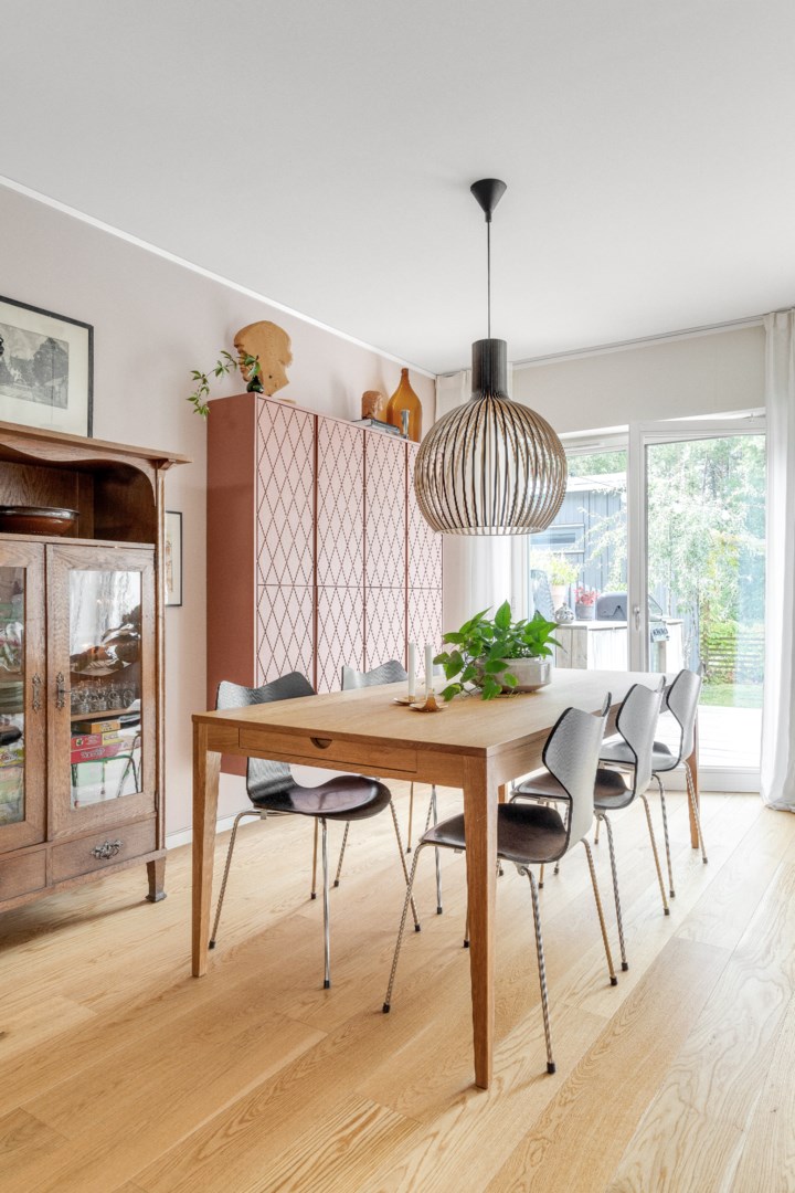 Bostadsbild från Bernadottestigen 22, Såld i Valsätra, Uppsala