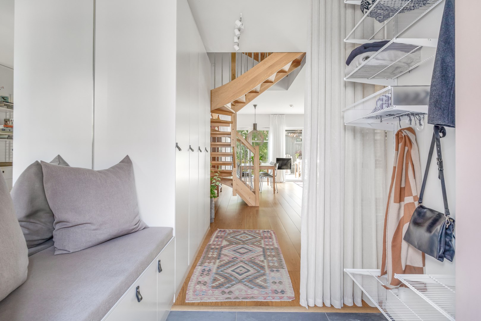 Bostadsbild från Bernadottestigen 22, Såld i Valsätra, Uppsala