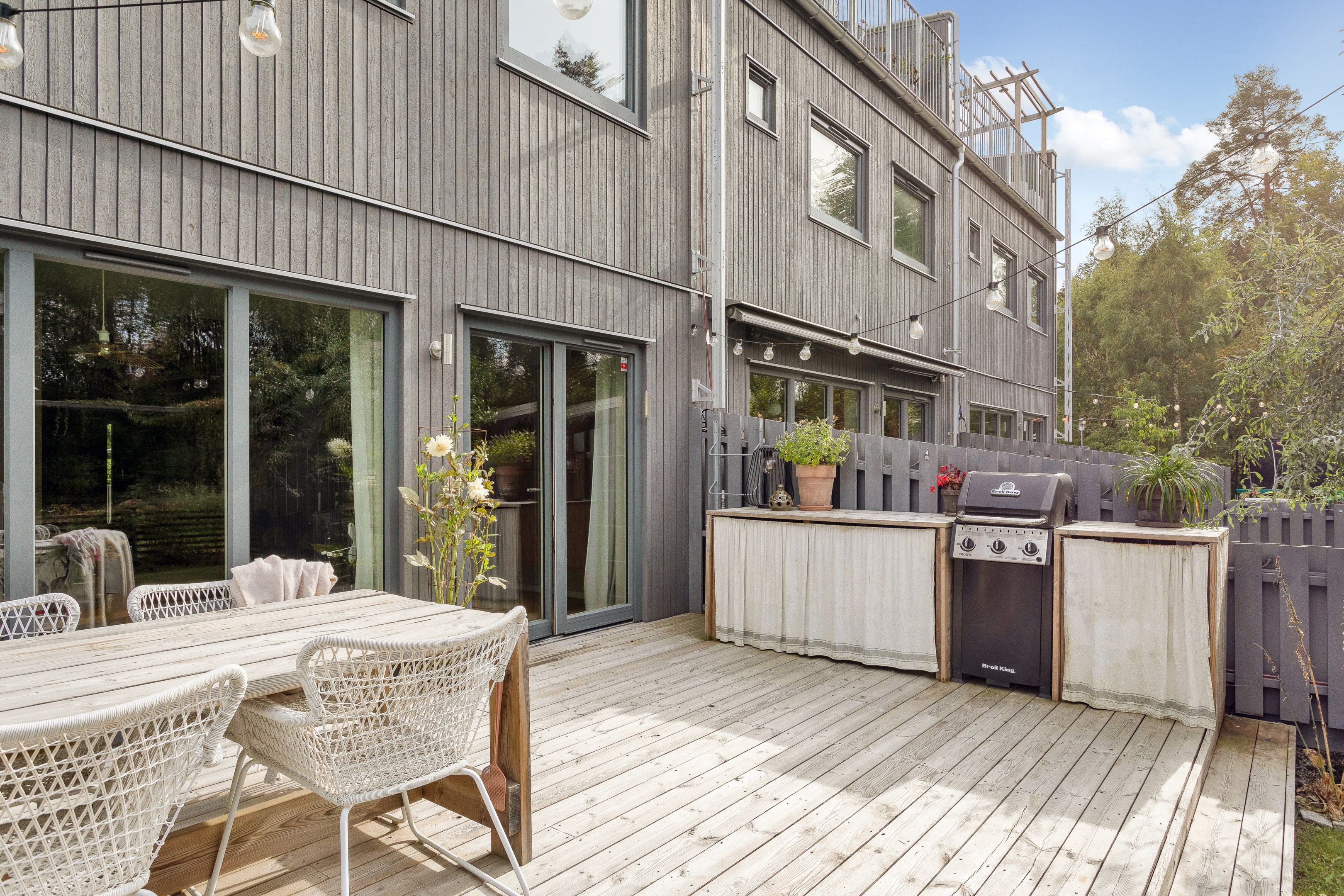 Bostadsbild från Bernadottestigen 22, Såld i Valsätra, Uppsala