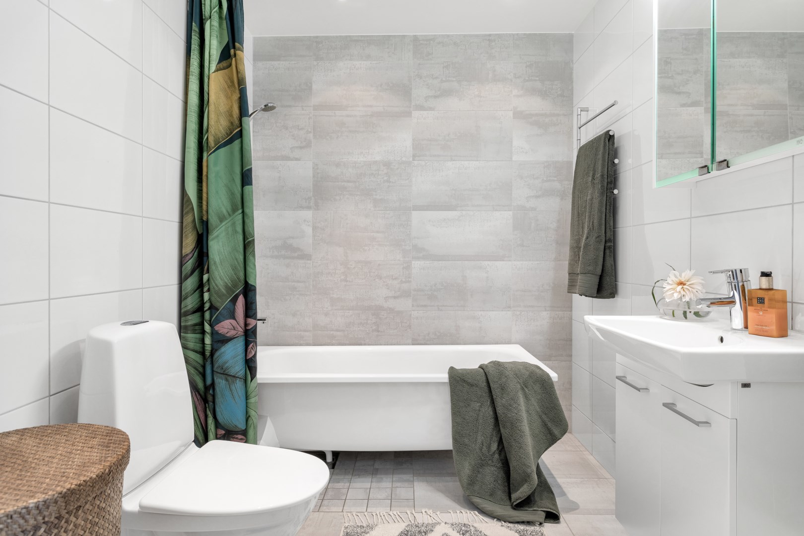 Bostadsbild från Bernadottestigen 22, Såld i Valsätra, Uppsala