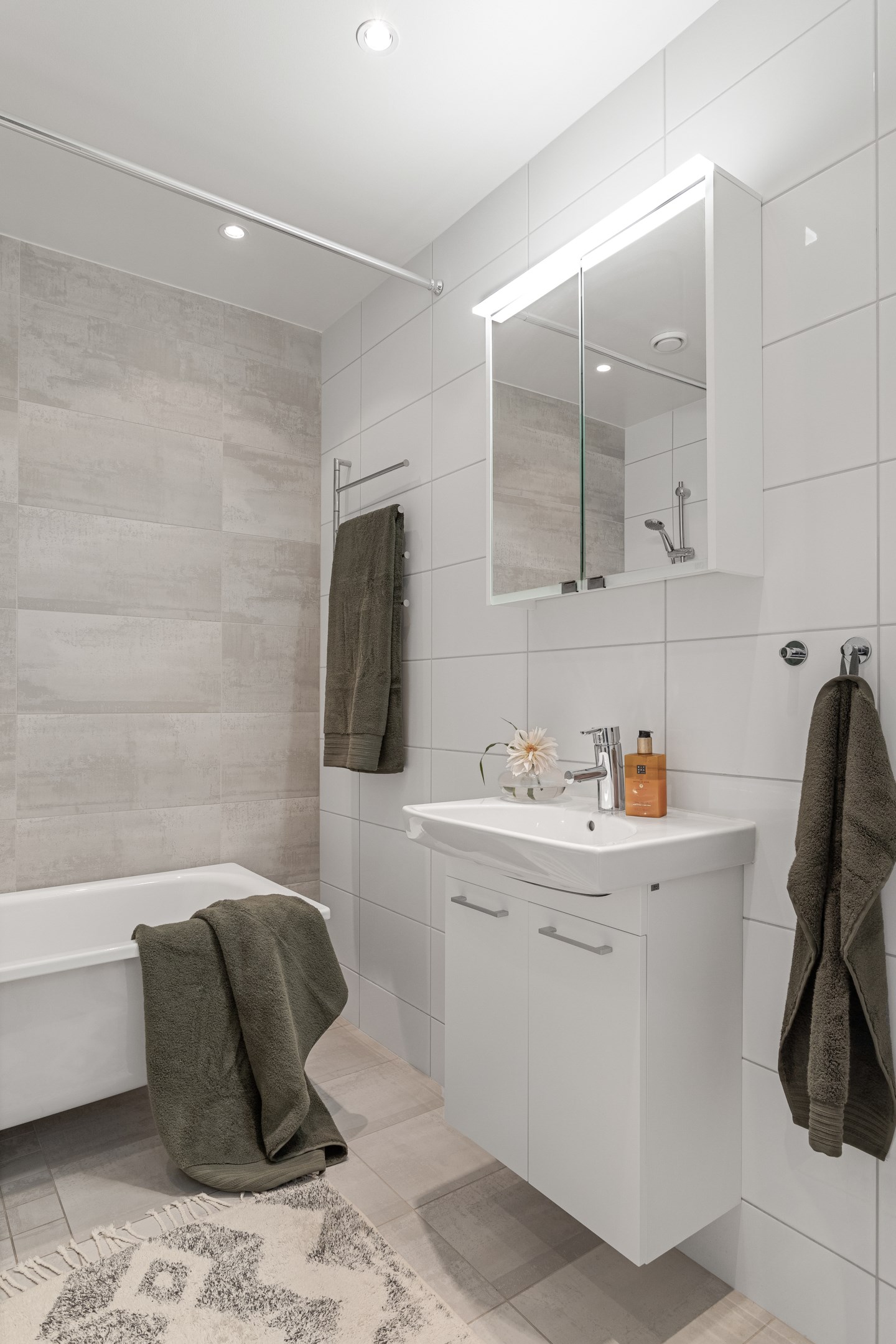 Bostadsbild från Bernadottestigen 22, Såld i Valsätra, Uppsala