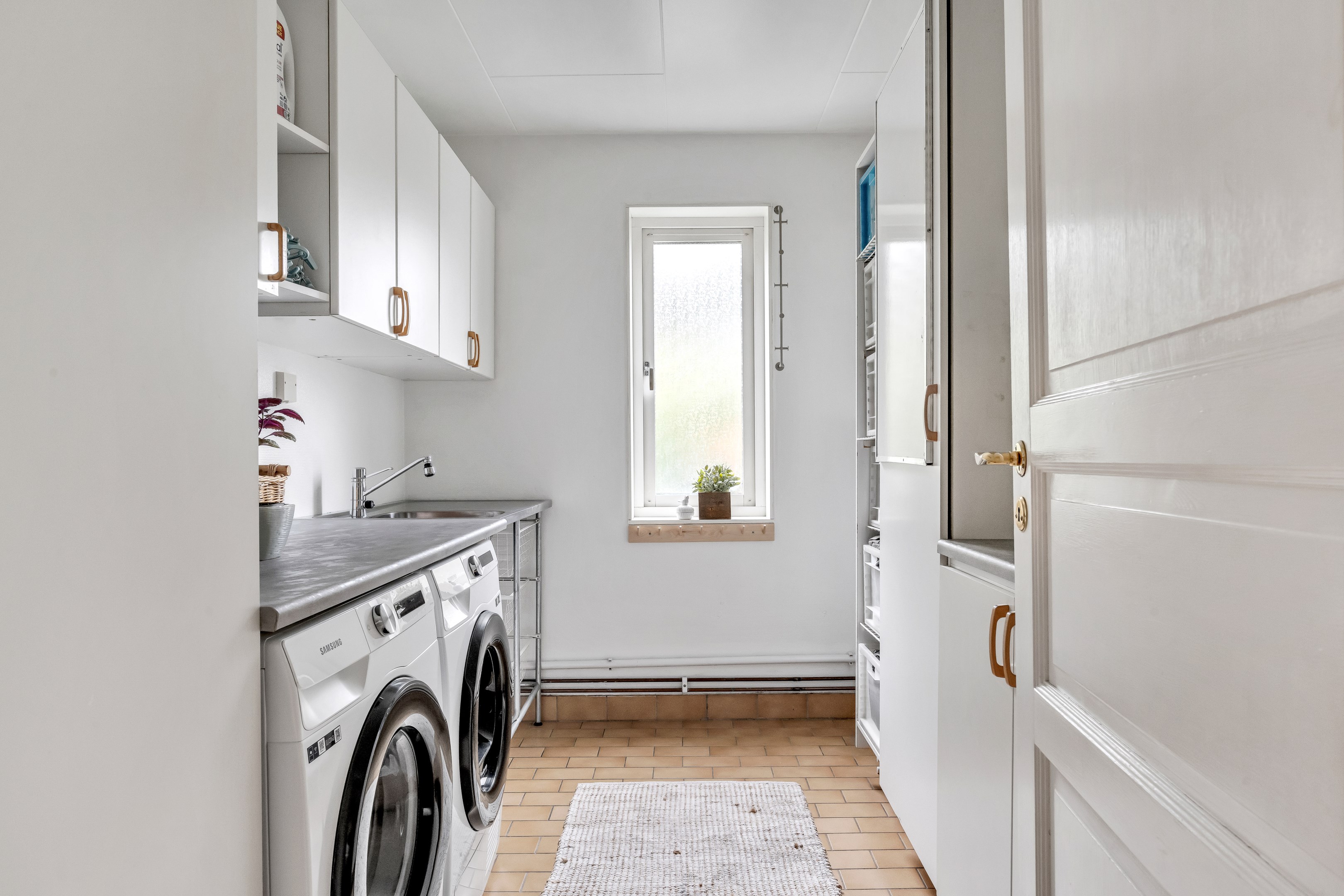 Bostadsbild från Hedensbergsvägen 26B, Såld i Berthåga, Uppsala