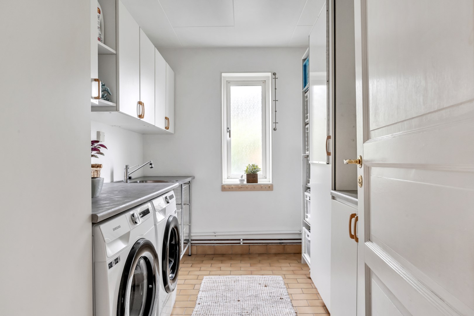 Bostadsbild från Hedensbergsvägen 26B, Såld i Berthåga, Uppsala