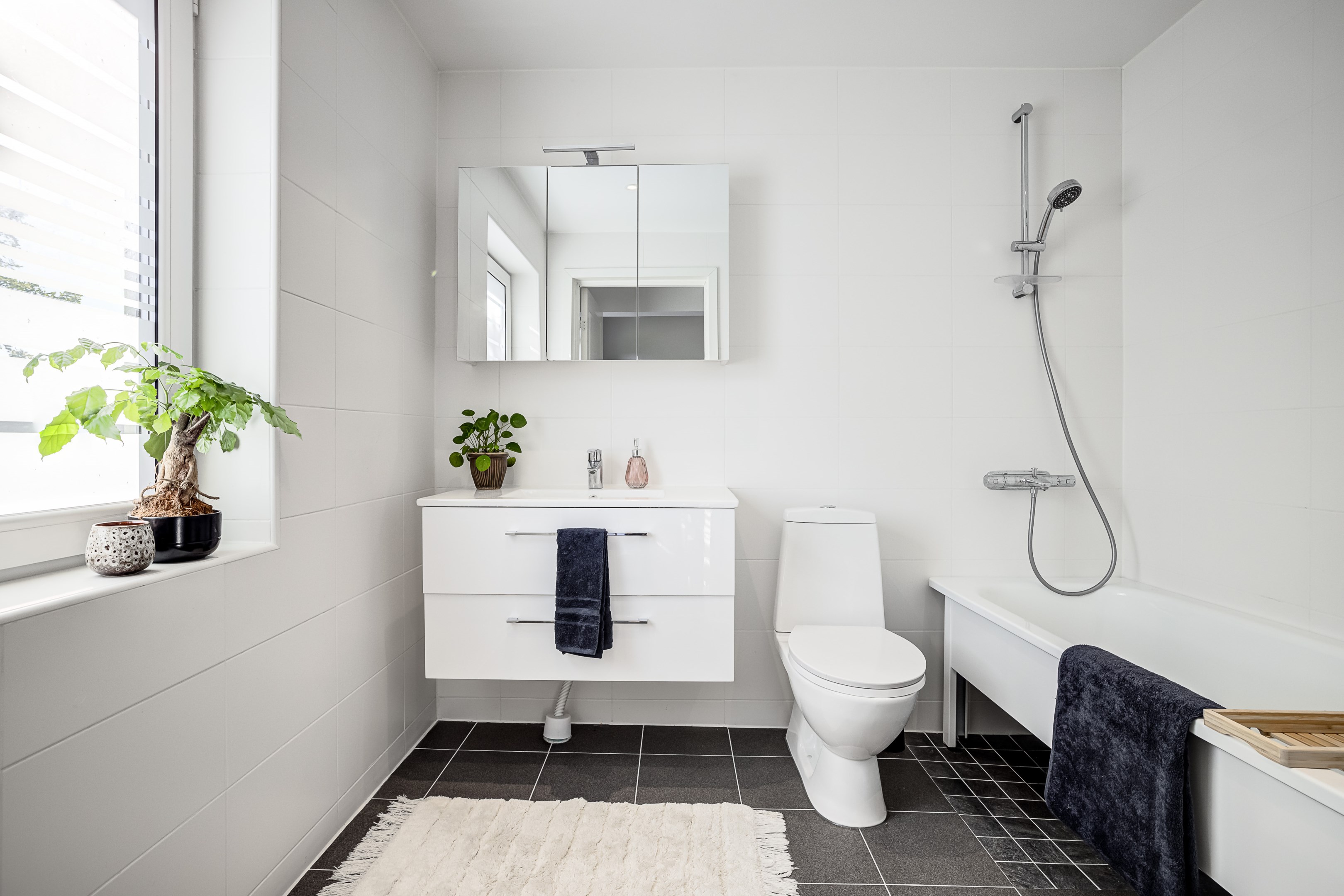 Bostadsbild från Kaprifolvägen 7, Till salu i Örsundsbro, Enköping