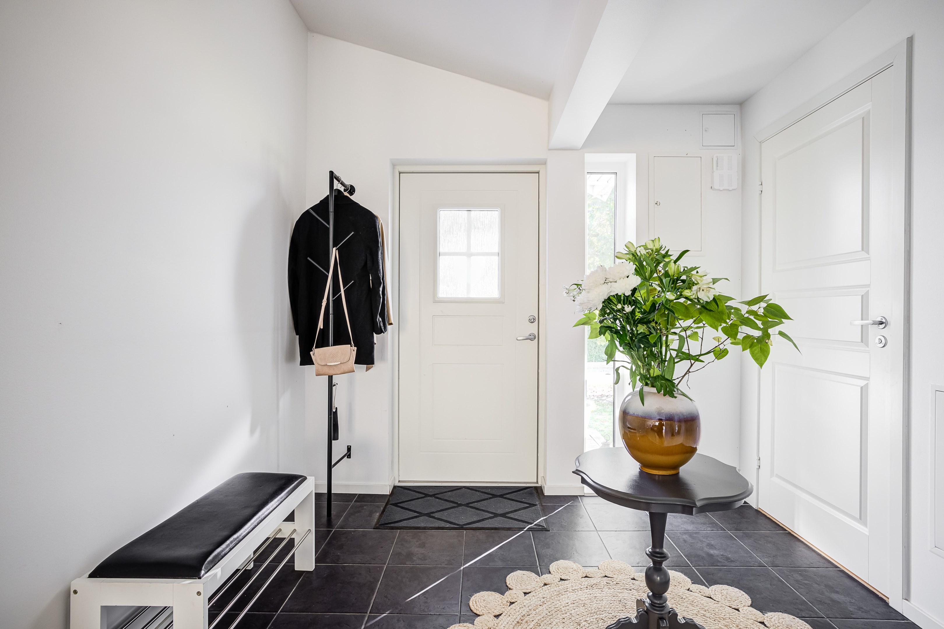 Bostadsbild från Kaprifolvägen 7, Till salu i Örsundsbro, Enköping