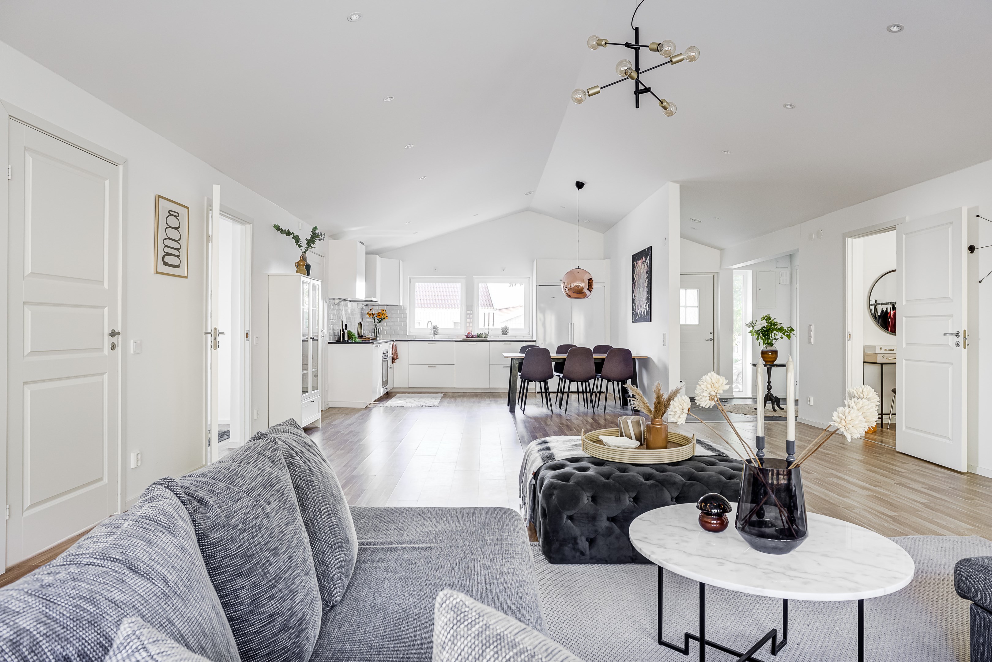 Bostadsbild från Kaprifolvägen 7, Till salu i Örsundsbro, Enköping