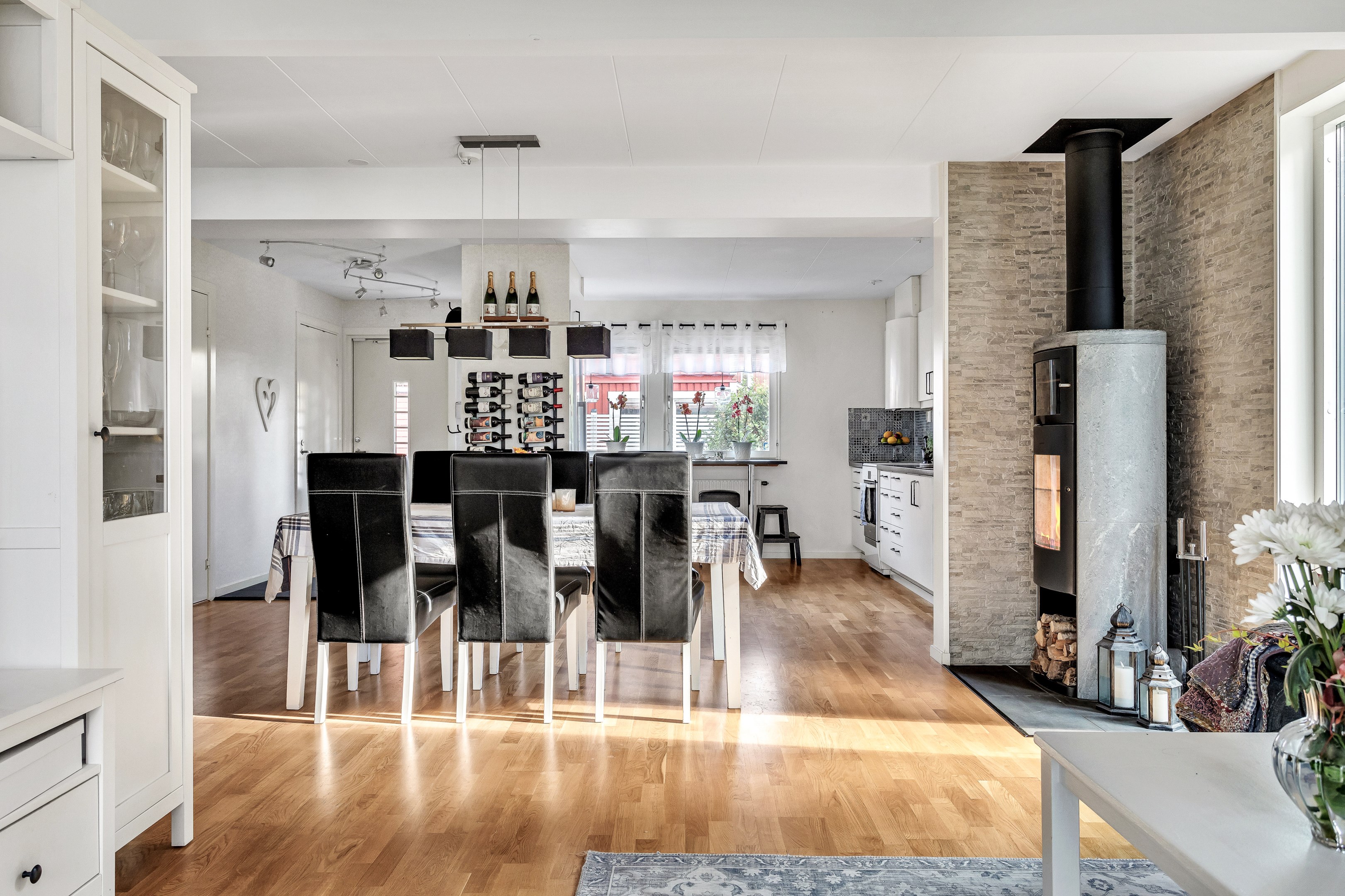 Bostadsbild från Åskmolnsvägen 29, Såld i Storvreta, Uppsala