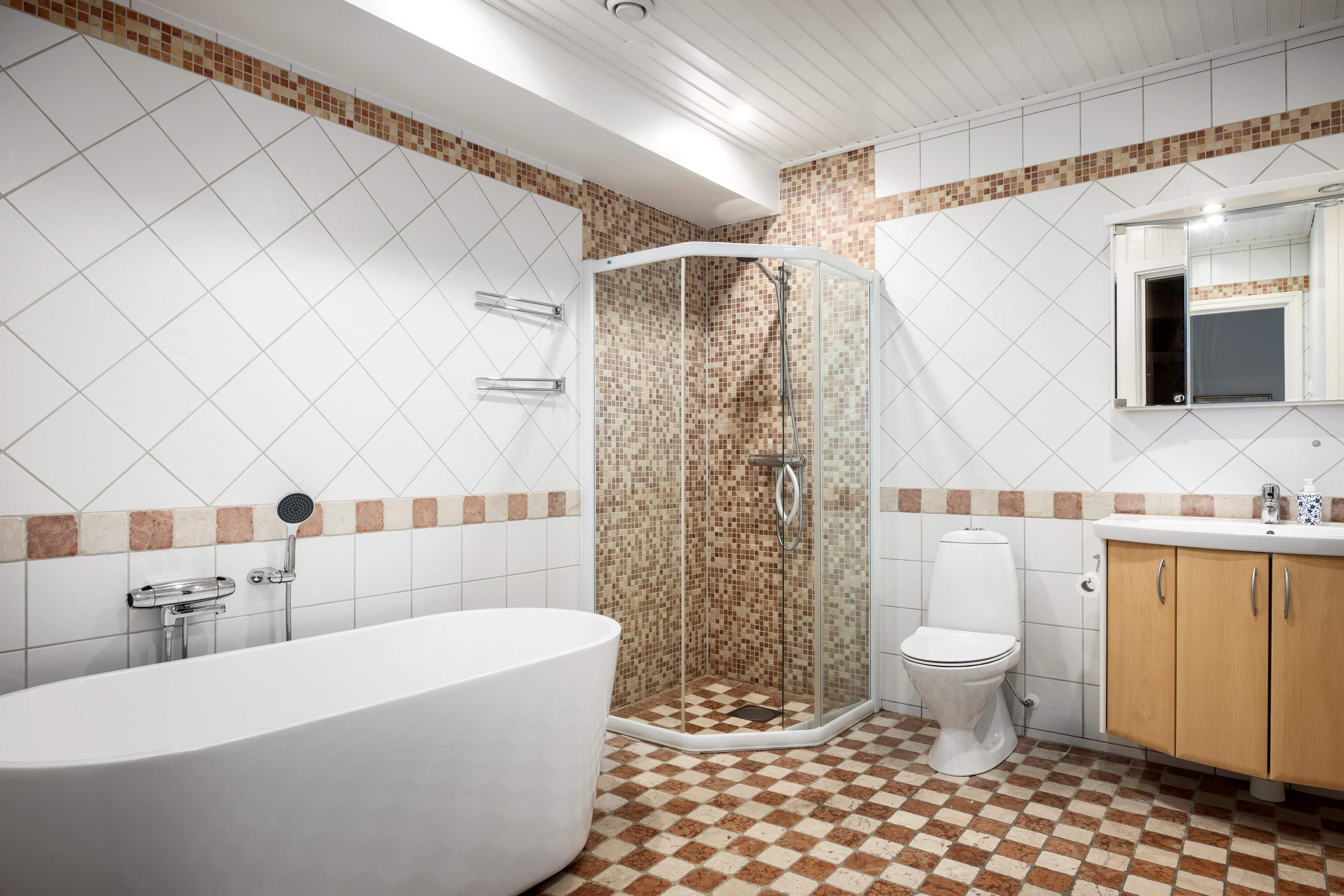 Bostadsbild från Alskogsvägen 6, Såld i Lännersta, Nacka