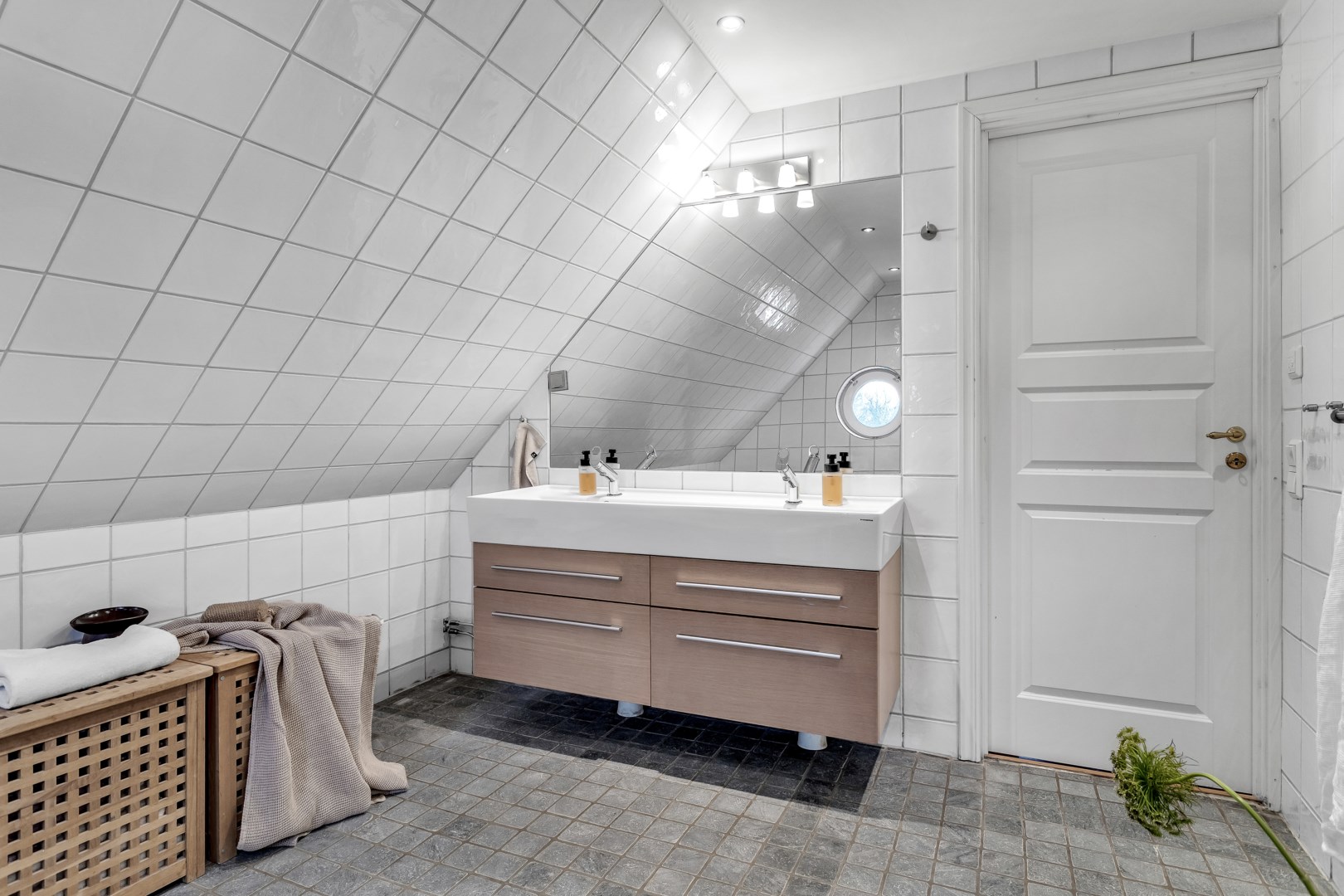 Bostadsbild från Furudalsvägen 23, Såld i Berthåga, Uppsala