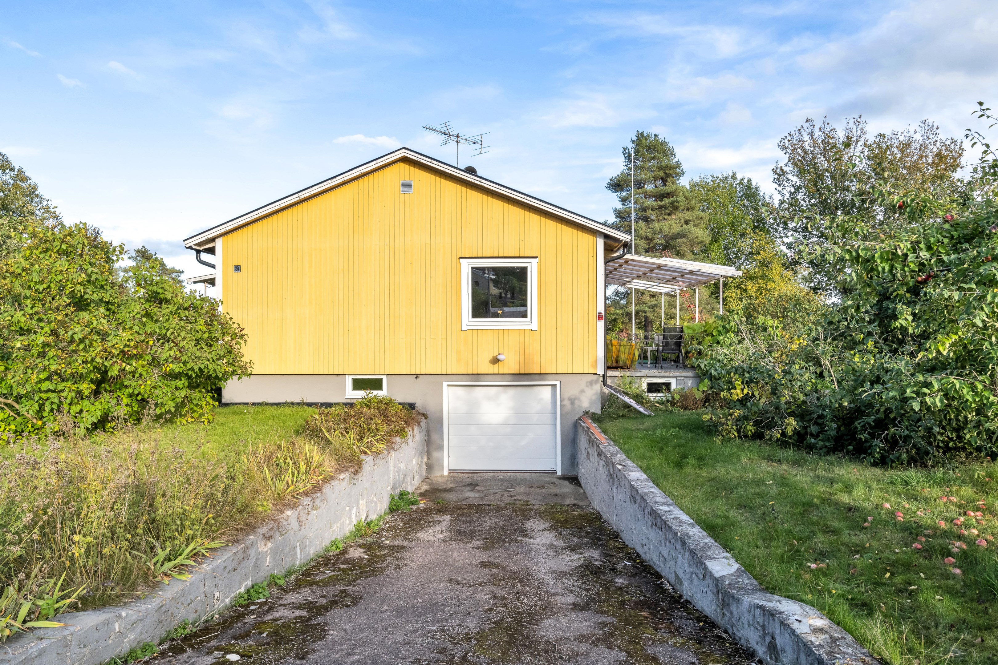 Bostadsbild från Södra Hökhuvudsvägen 3, Såld i Gimo, Östhammar