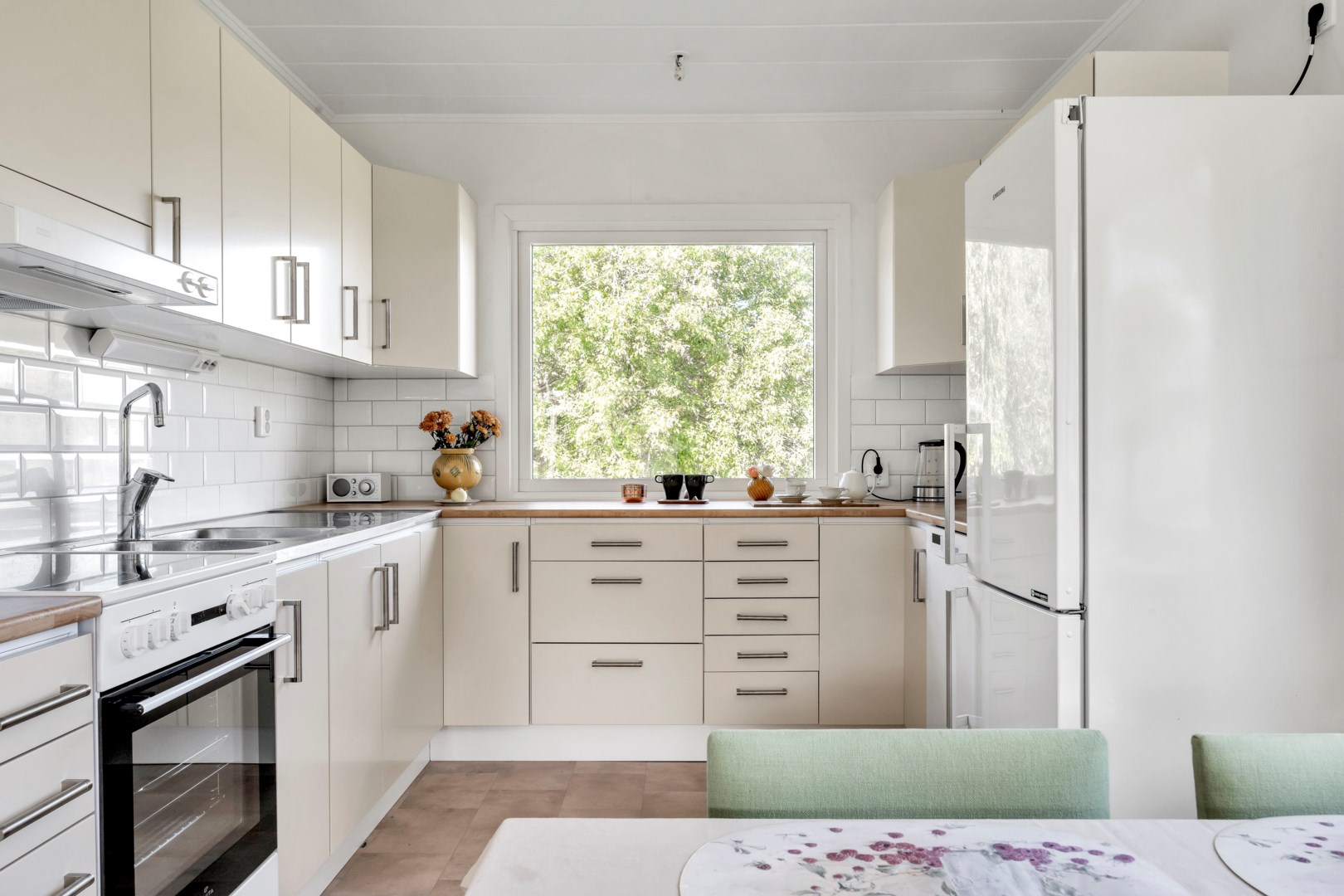 Bostadsbild från Södra Hökhuvudsvägen 3, Såld i Gimo, Östhammar