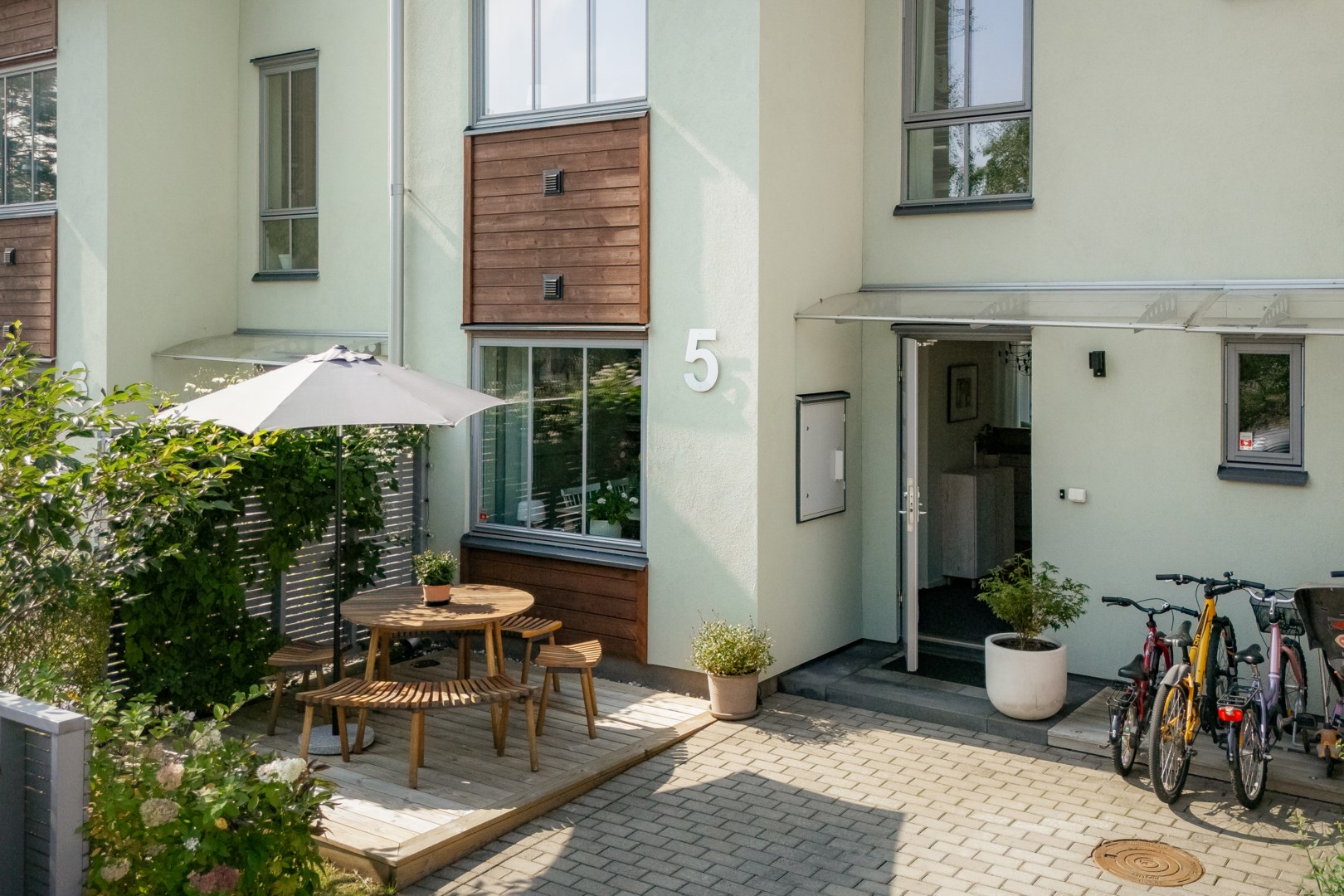 Bostadsbild från Dansbanevägen 5, Såld i Tollare, Nacka