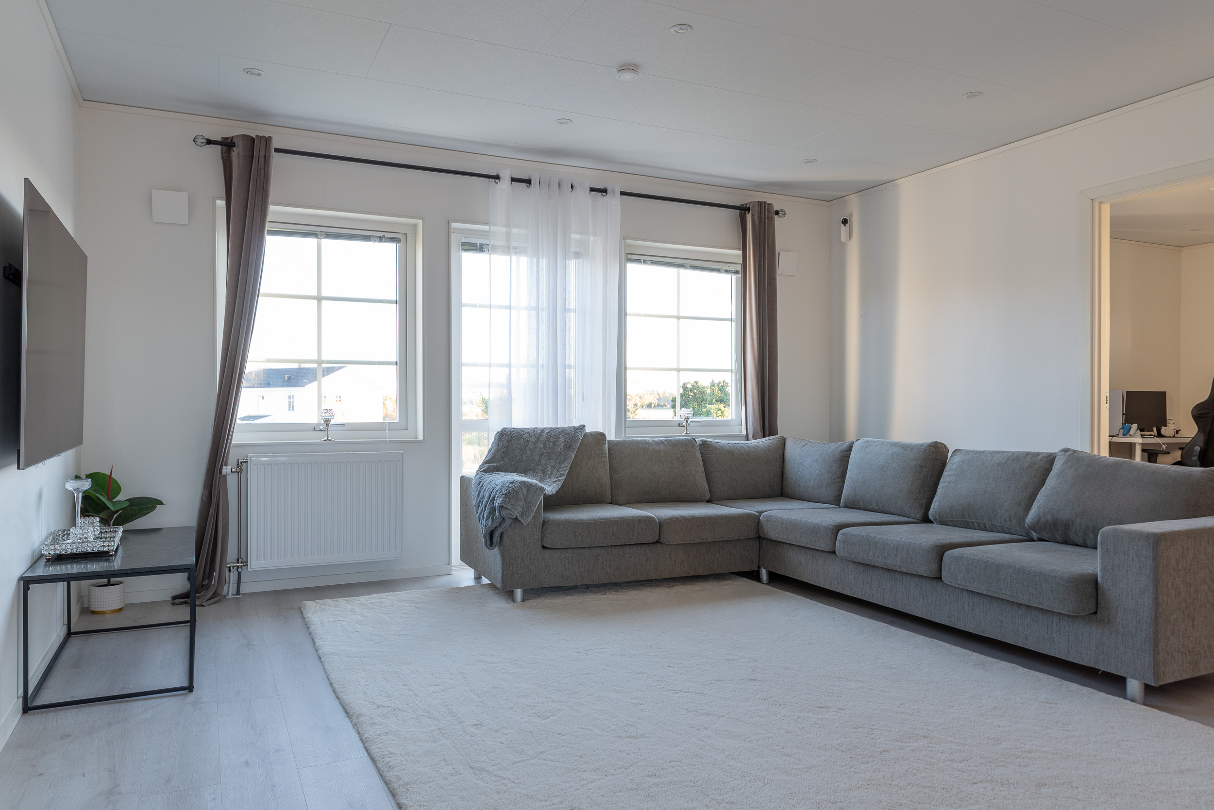 Bostadsbild från Albertusvägen 58, Såld i Dingtuna, Västerås