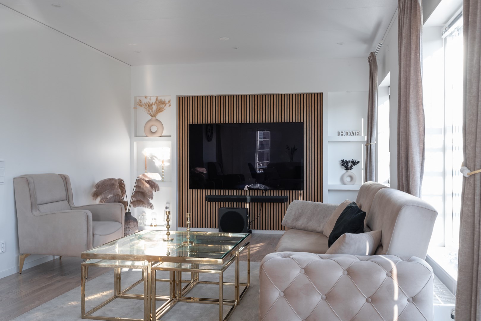 Bostadsbild från Albertusvägen 58, Såld i Dingtuna, Västerås