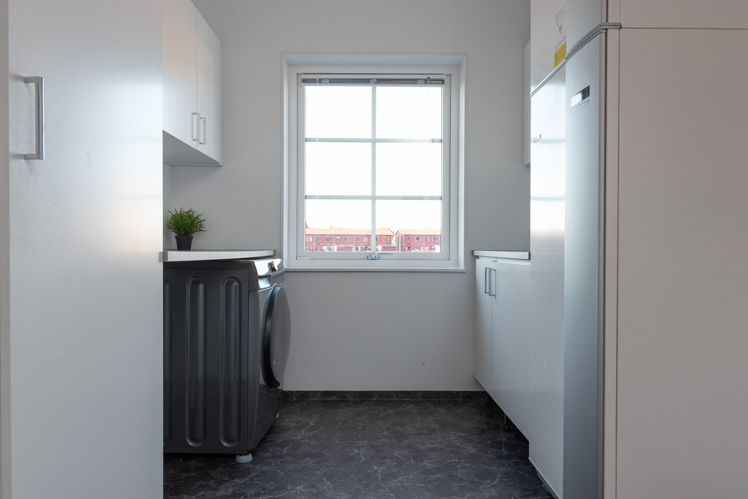 Bostadsbild från Albertusvägen 58, Såld i Dingtuna, Västerås