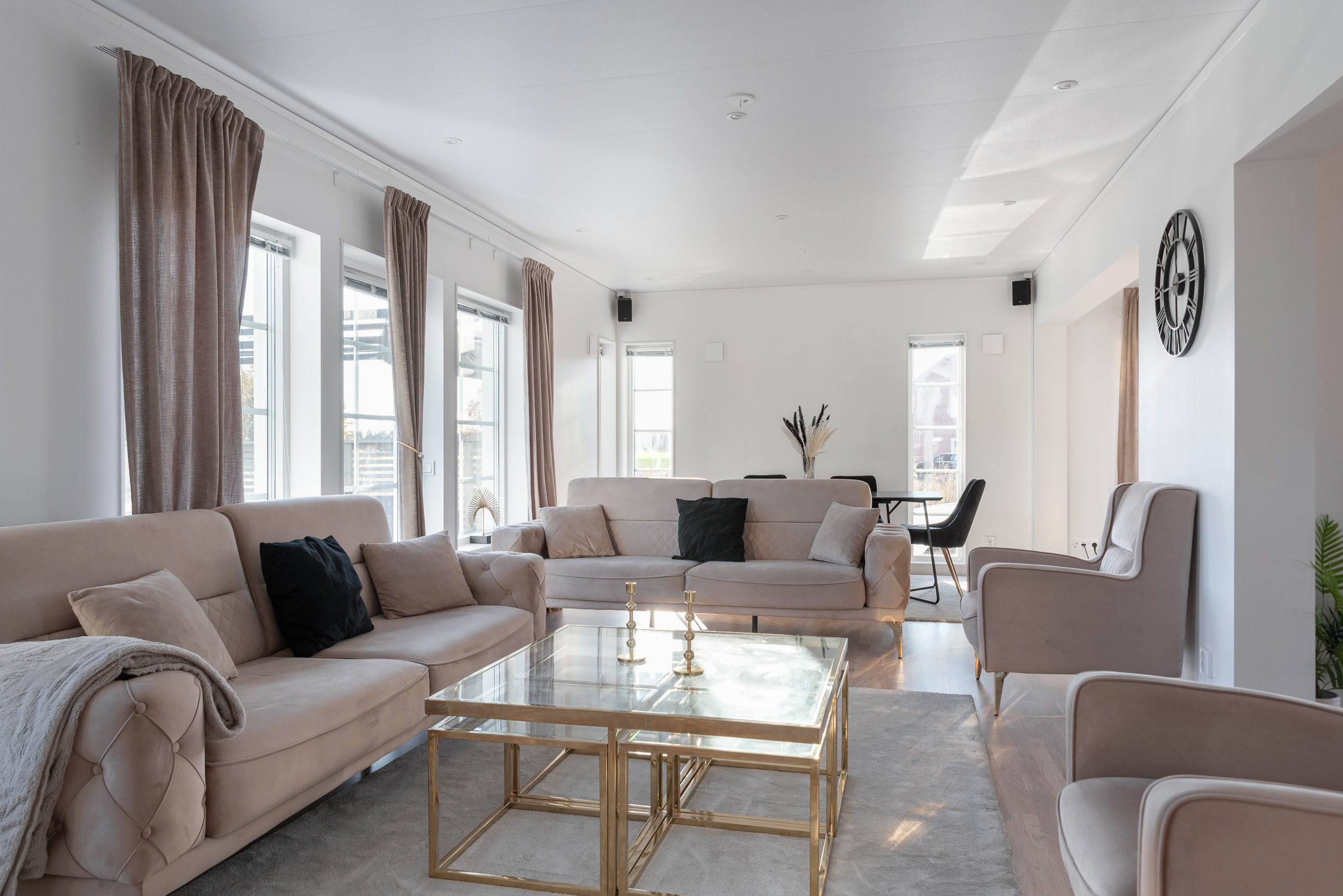 Bostadsbild från Albertusvägen 58, Såld i Dingtuna, Västerås