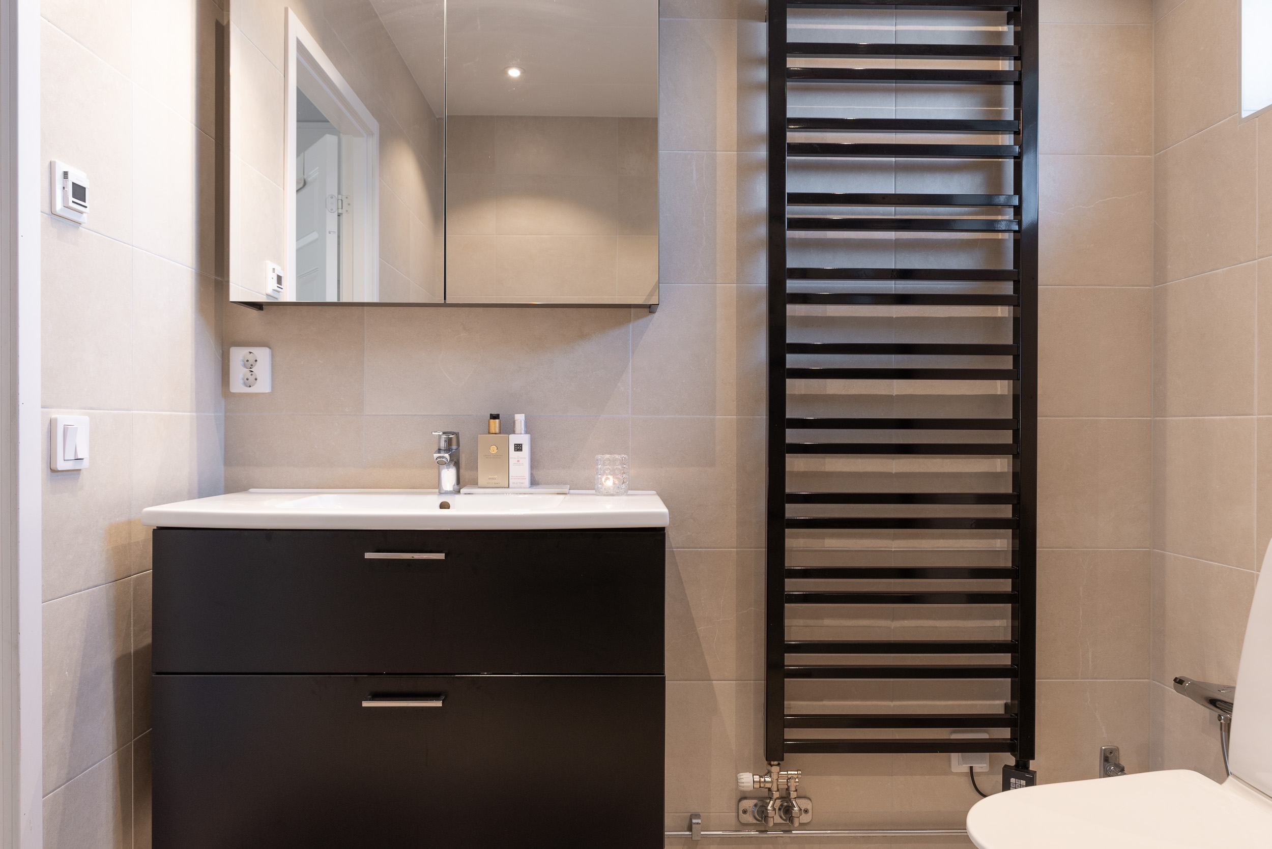 Bostadsbild från Albertusvägen 58, Såld i Dingtuna, Västerås