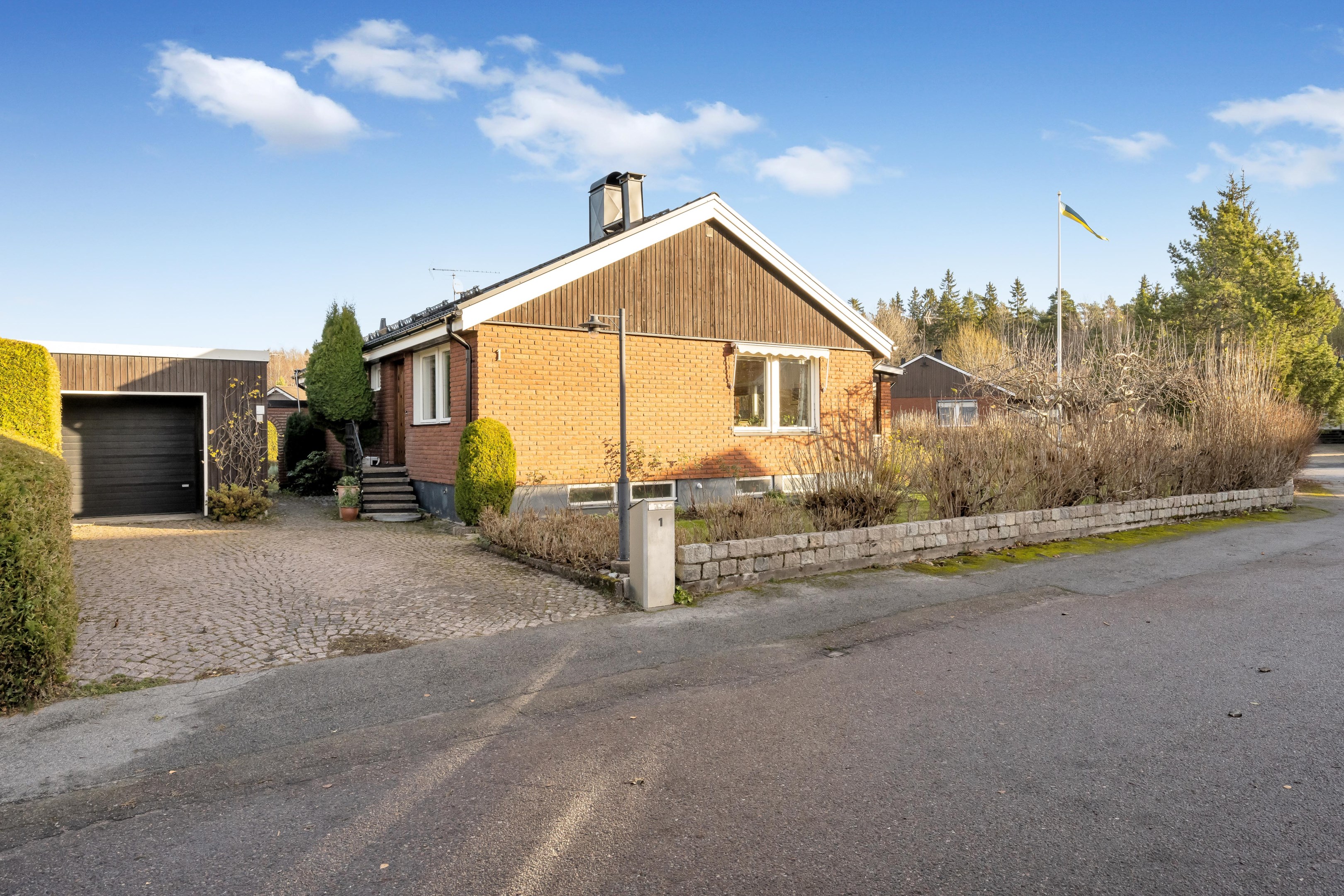 Bostadsbild från Limvägen 1, Såld i Storvreta, Uppsala