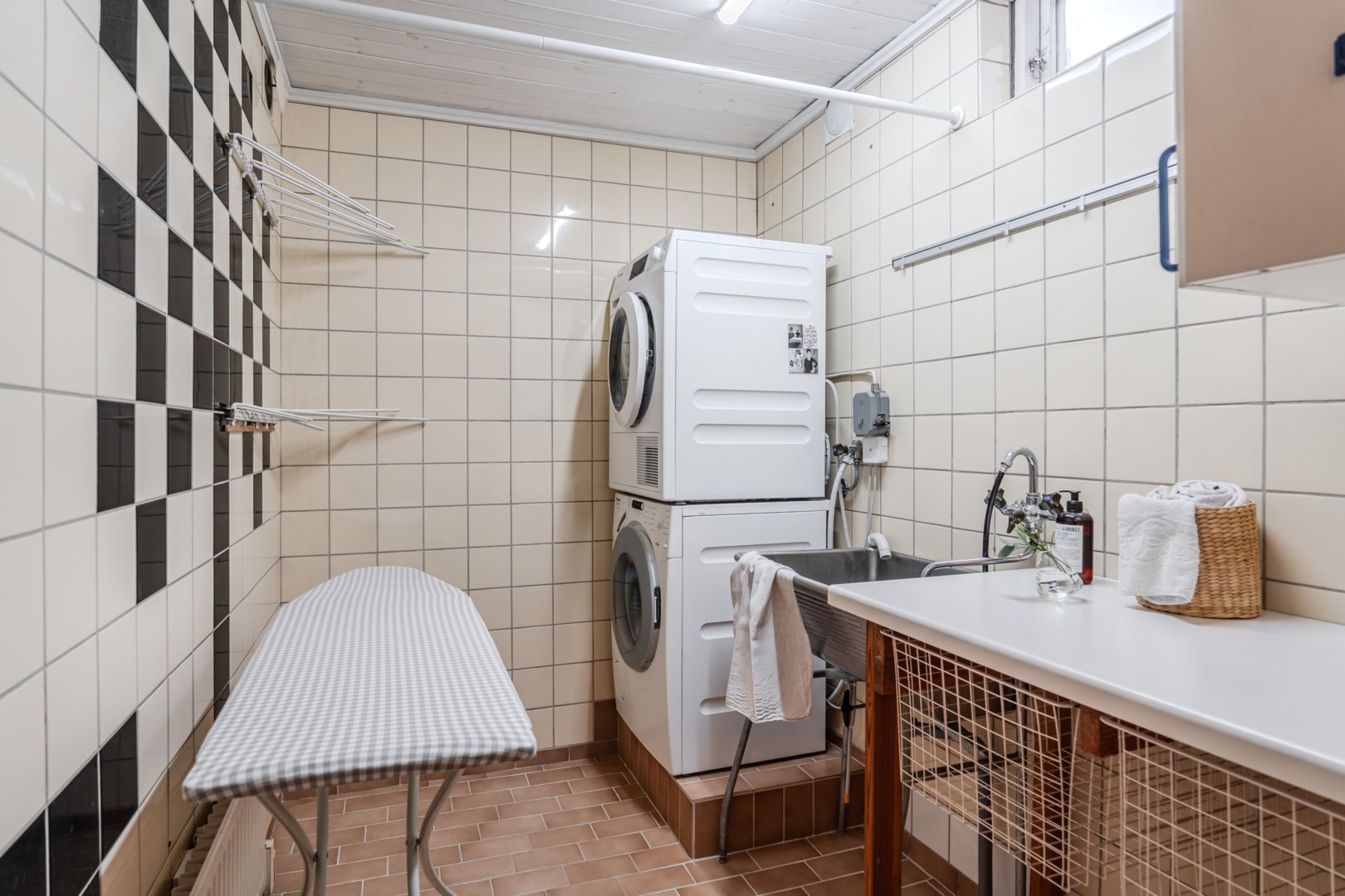 Bostadsbild från Limvägen 1, Såld i Storvreta, Uppsala