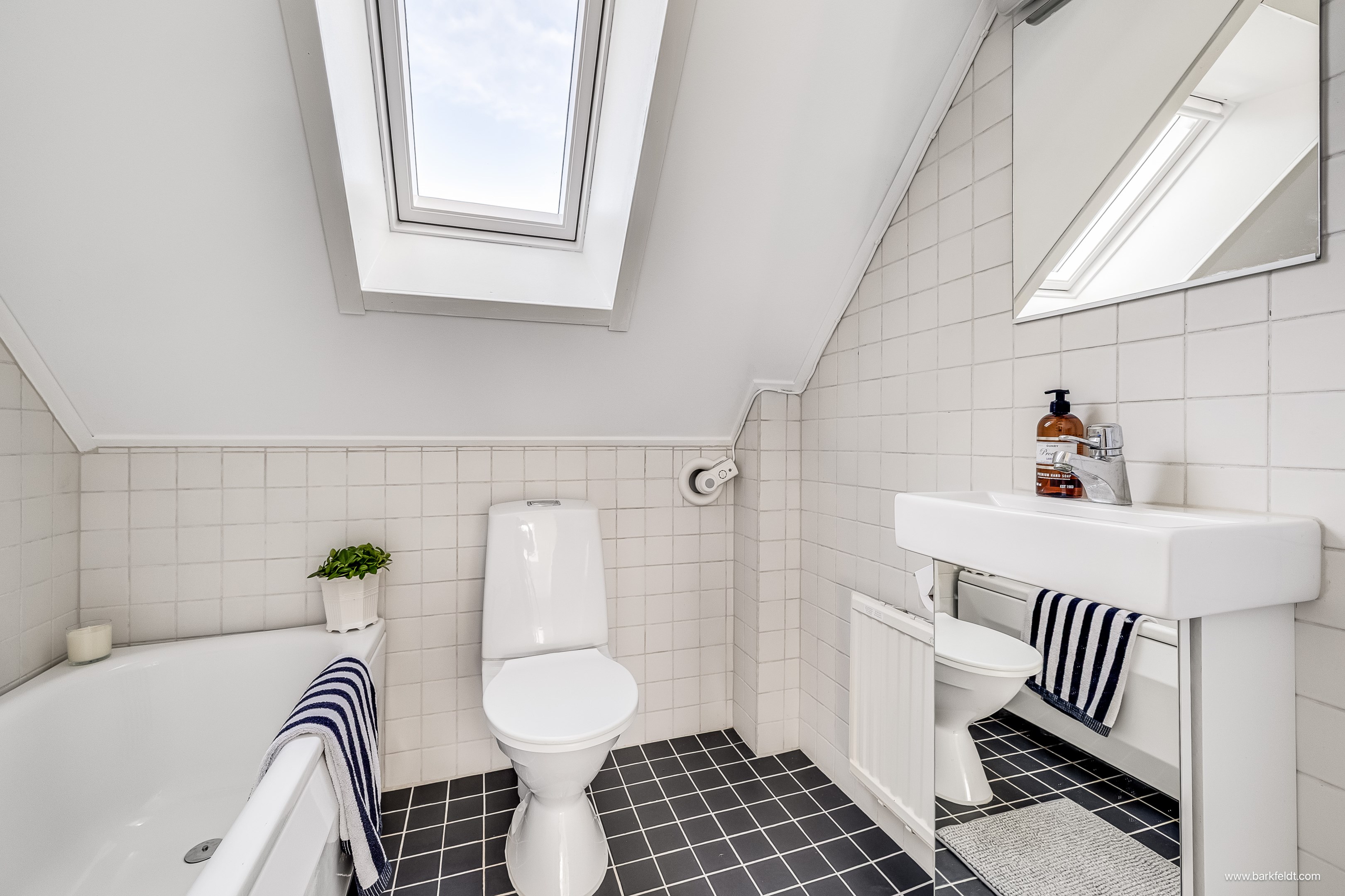 Bostadsbild från Backvägen 6 B, Till salu i Sunnersta, Uppsala