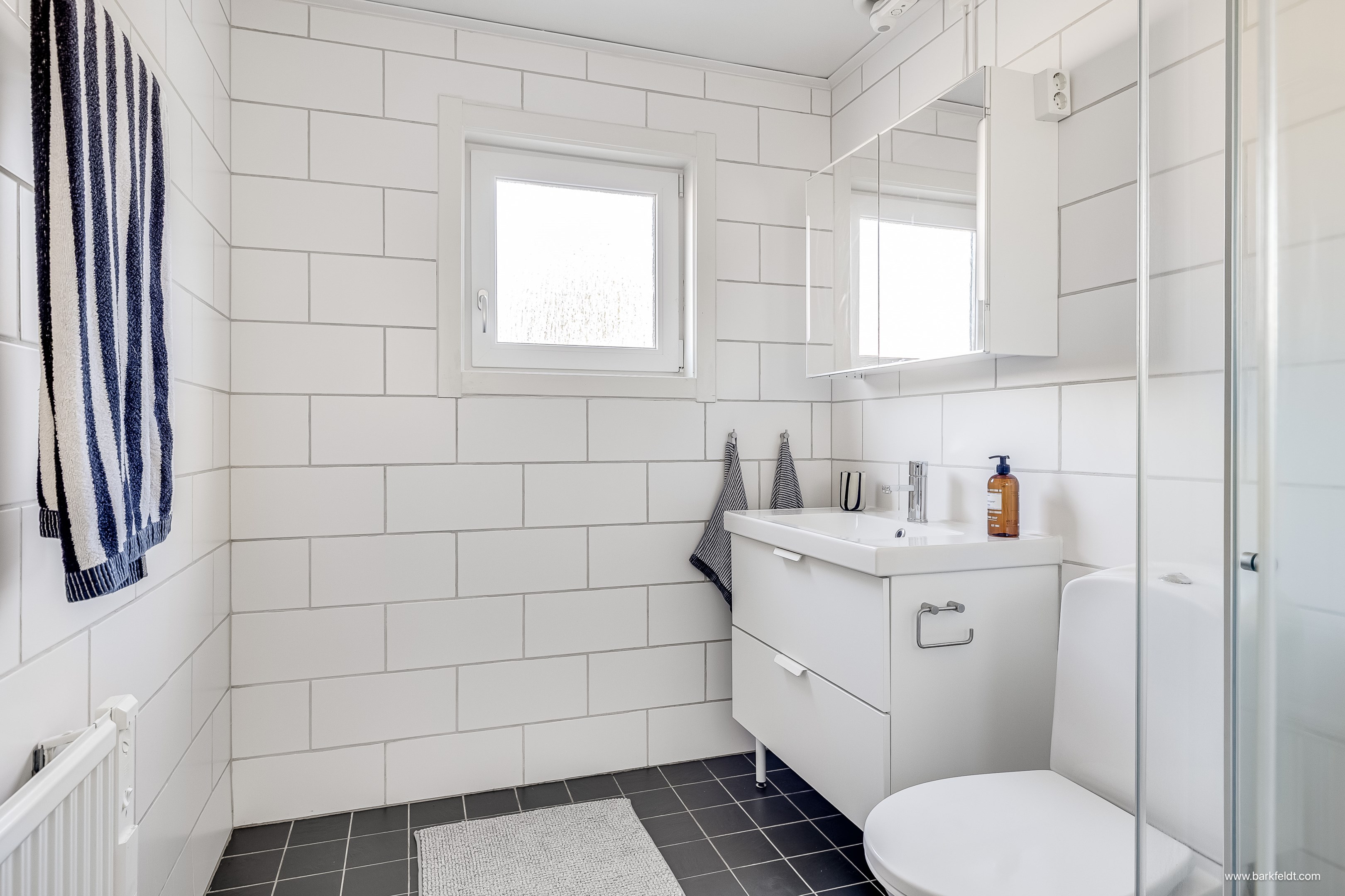 Bostadsbild från Backvägen 6 B, Till salu i Sunnersta, Uppsala