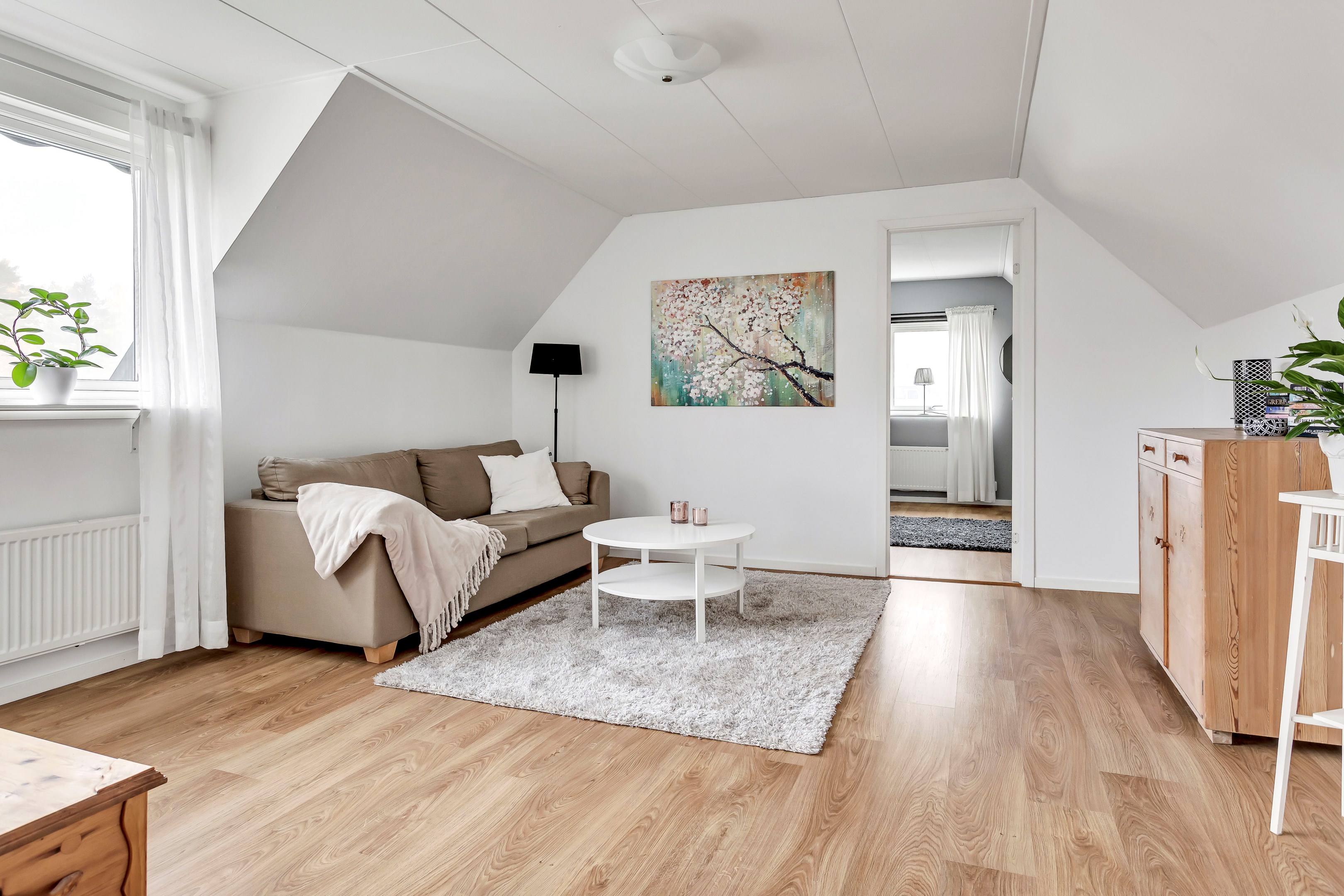 Bostadsbild från Röjningsvägen 12, Såld i Bälinge, Uppsala