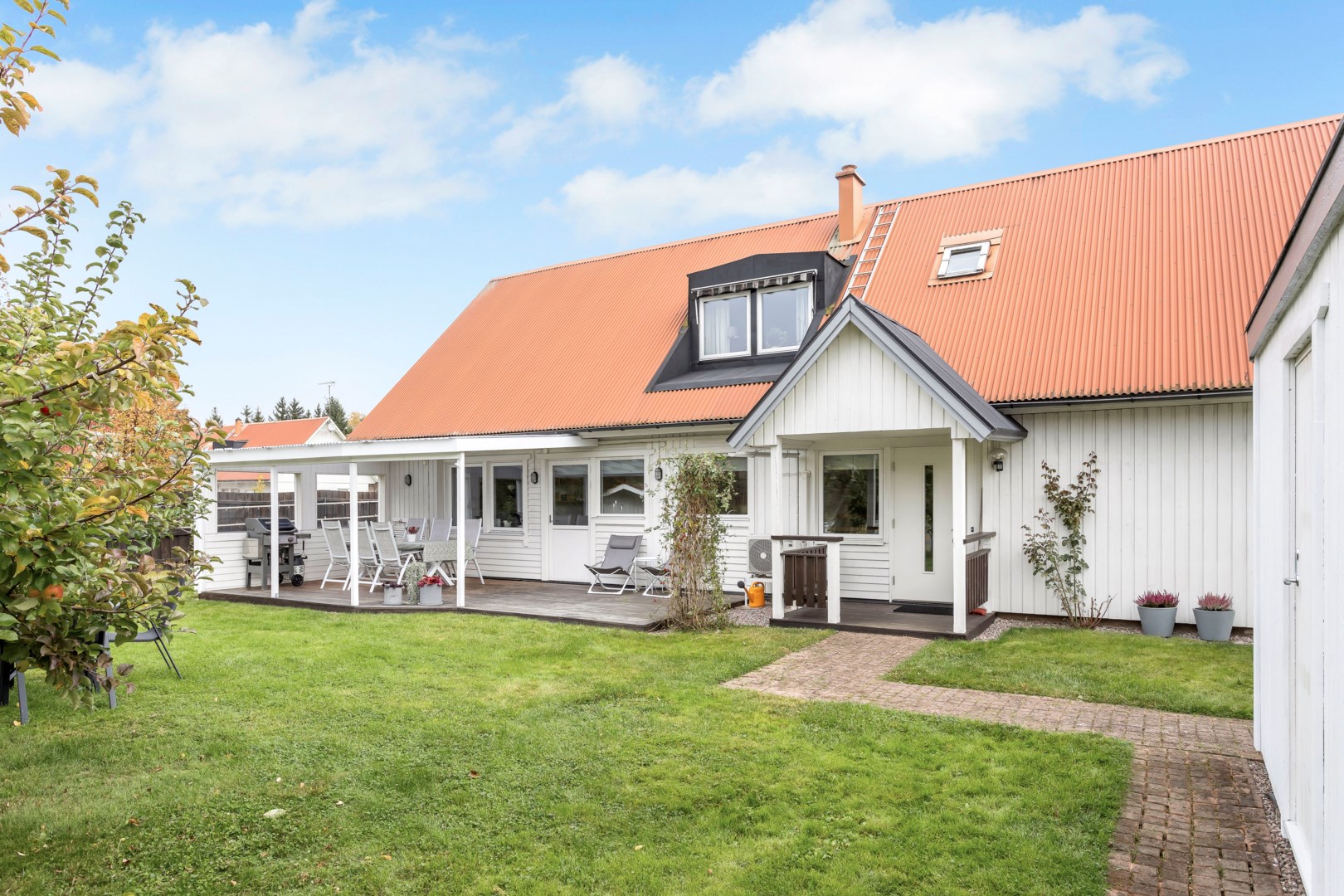 Bostadsbild från Röjningsvägen 12, Såld i Bälinge, Uppsala