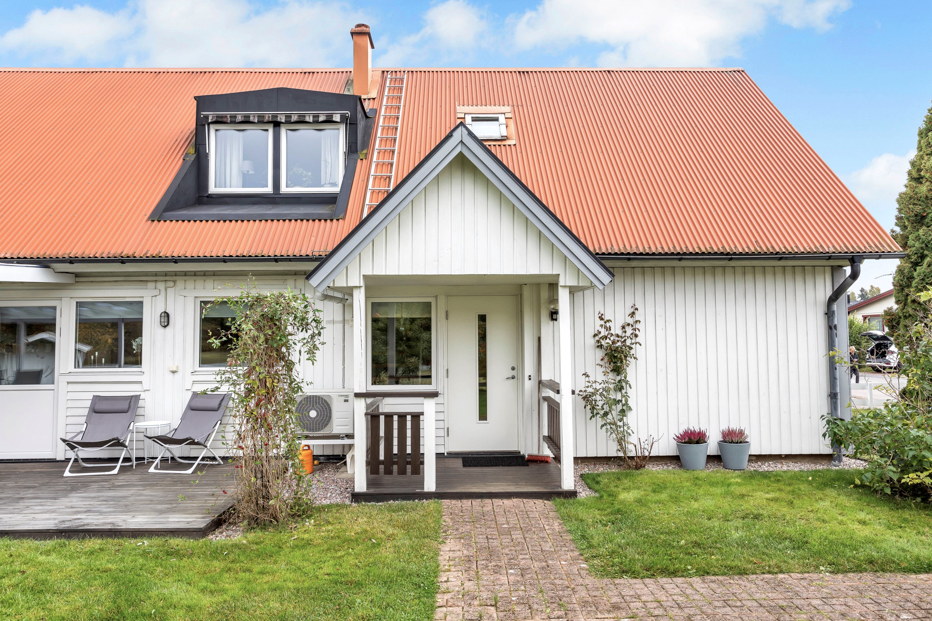 Bostadsbild från Röjningsvägen 12, Såld i Bälinge, Uppsala