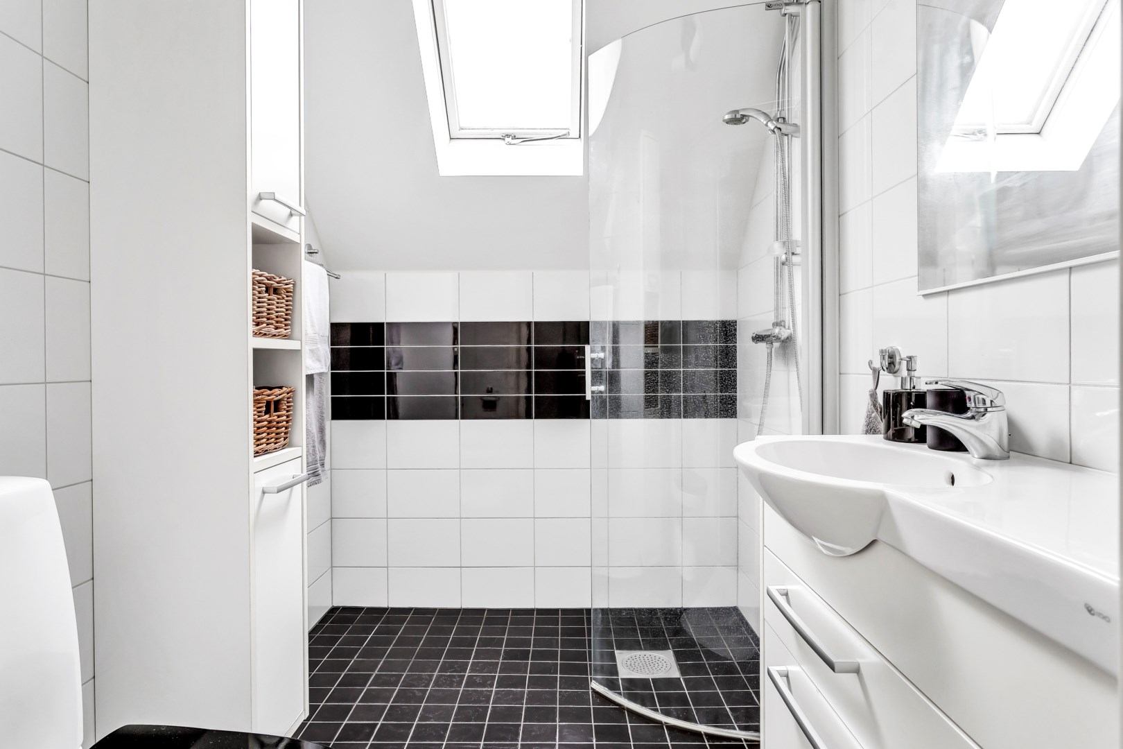 Bostadsbild från Röjningsvägen 12, Såld i Bälinge, Uppsala