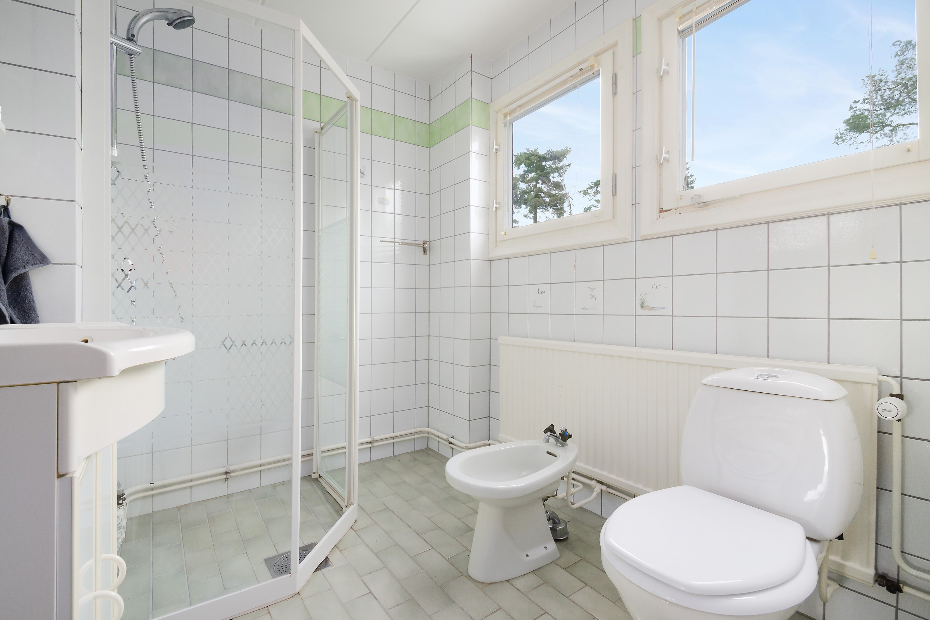 Bostadsbild från Knut Stangenbergs väg 82, Såld i Duvnäs Utskog, Nacka