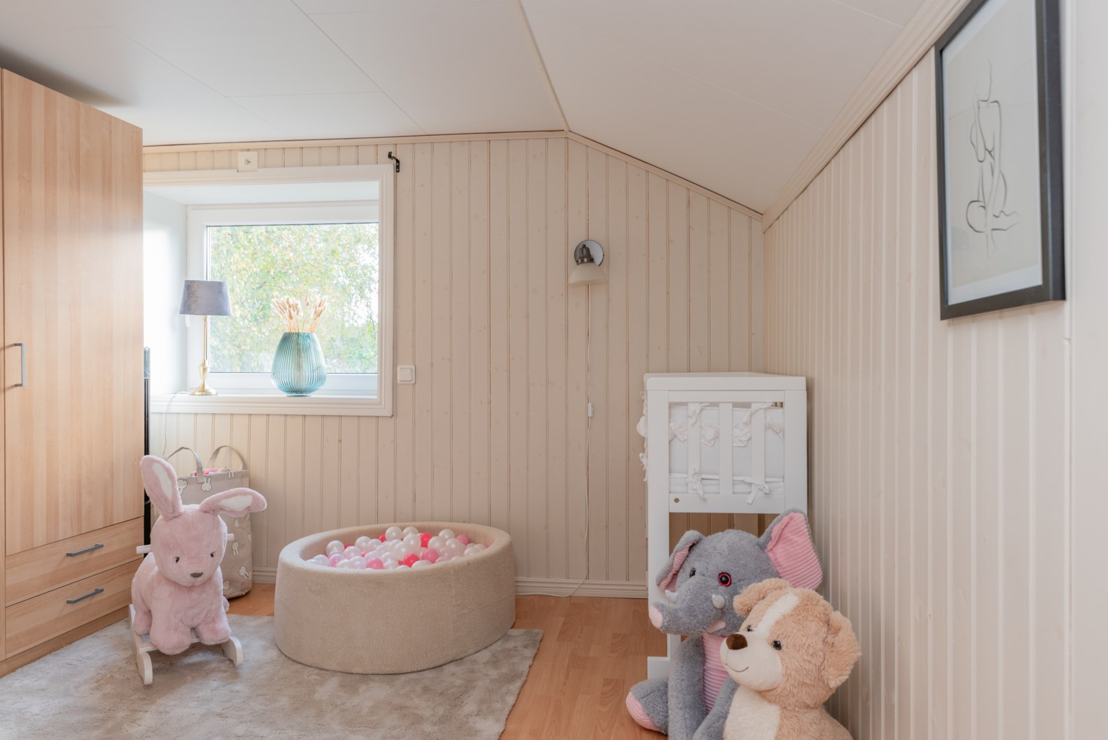 Bostadsbild från Östjädravägen 9, Såld i Dingtuna, Västerås