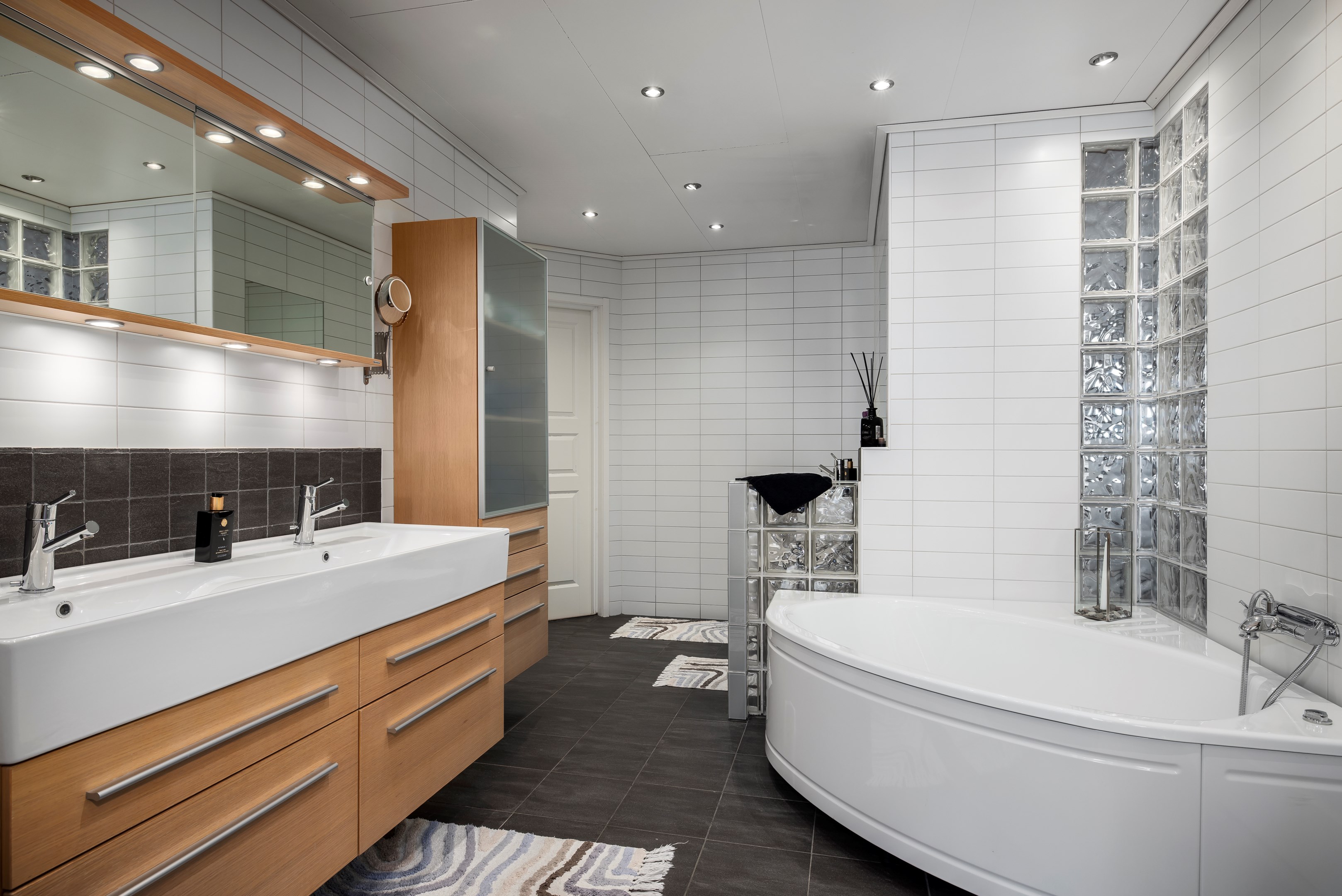 Bostadsbild från Sommarvägen 10A, Såld i Björknäs, Nacka