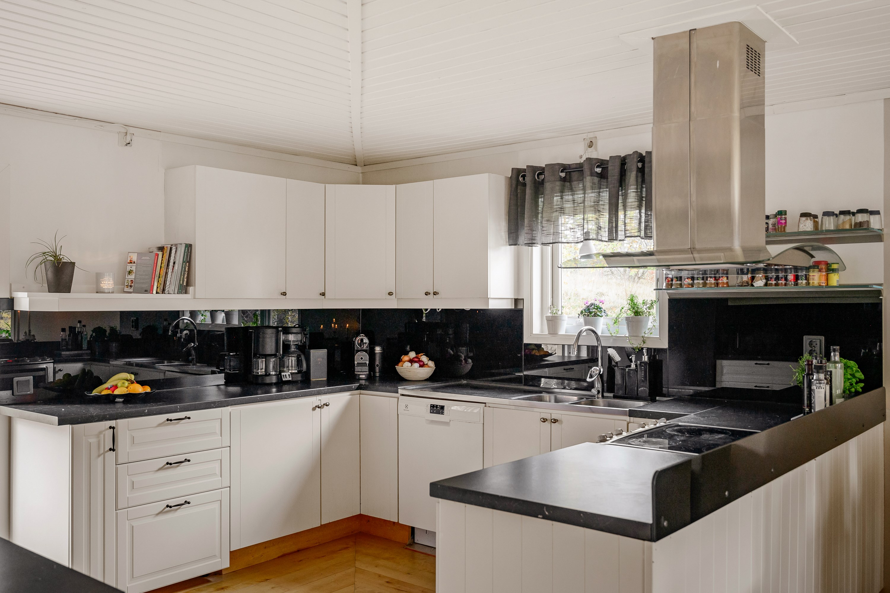 Bostadsbild från Fågelsångsvägen 19, Såld i Bullandö, Värmdö