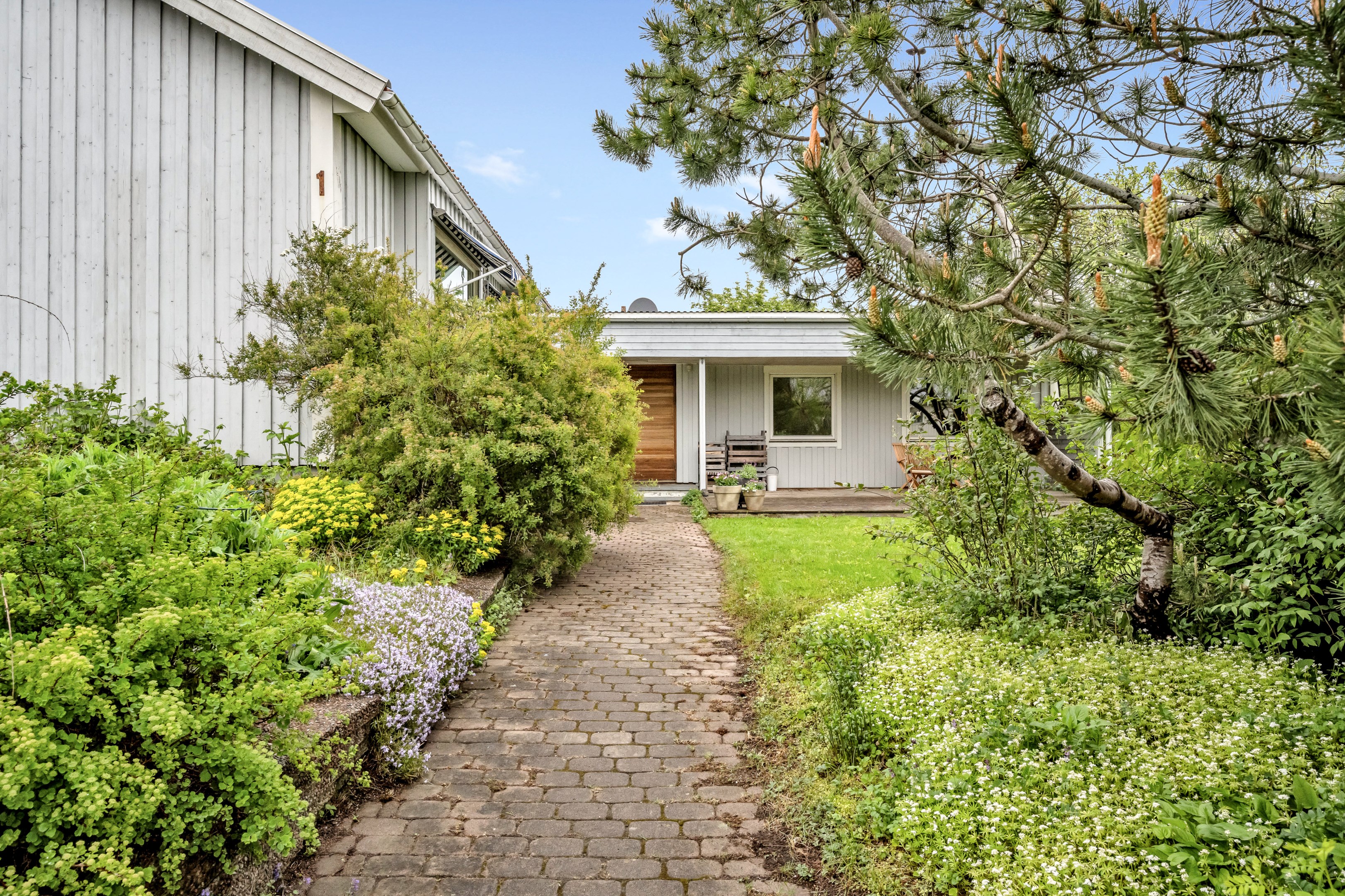 Bostadsbild från Robertsvägen 1, Såld i Berthåga, Uppsala