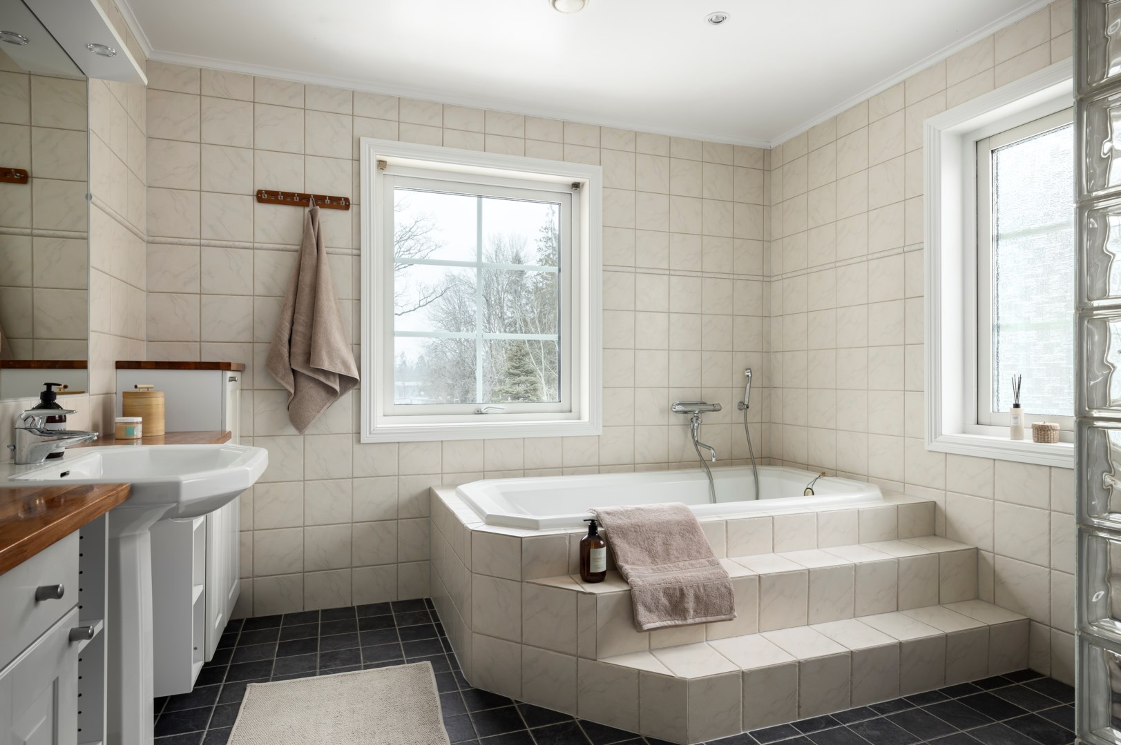 Bostadsbild från Fjällbrudens väg 12, Såld i Lännersta, Nacka