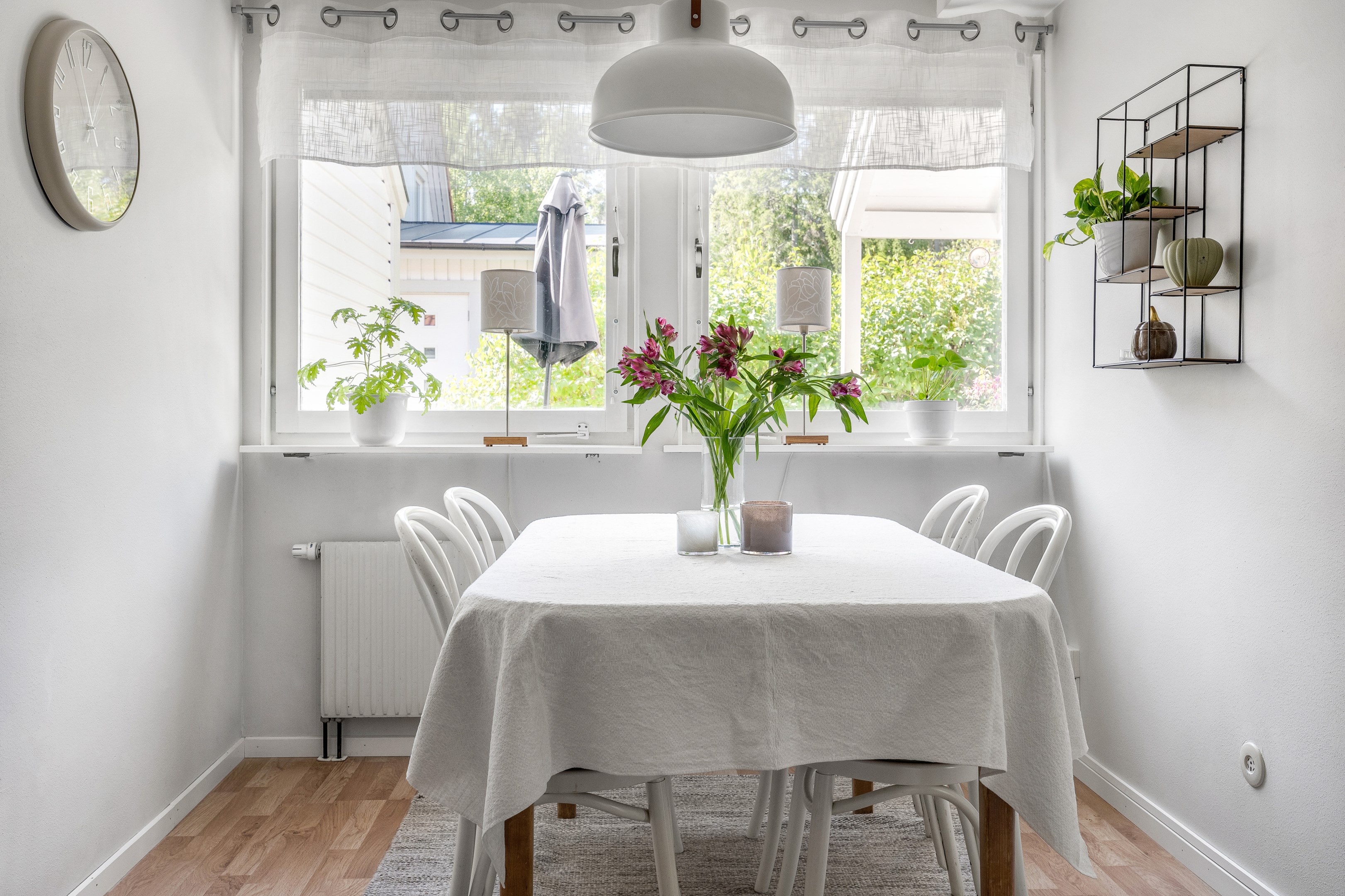 Bostadsbild från Slöjmolnsvägen 14, Såld i Storvreta, Uppsala