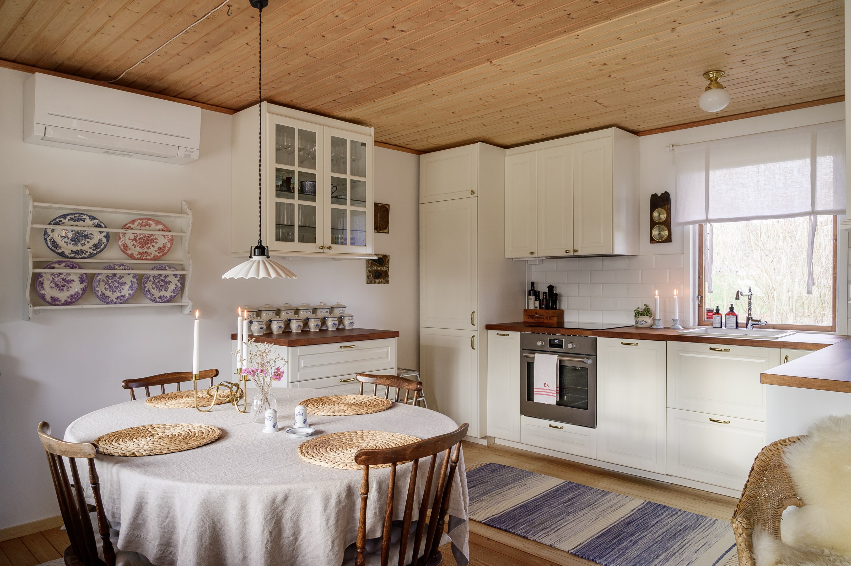 Bostadsbild från Björksalavägen 12, Såld i Älvsala, Värmdö