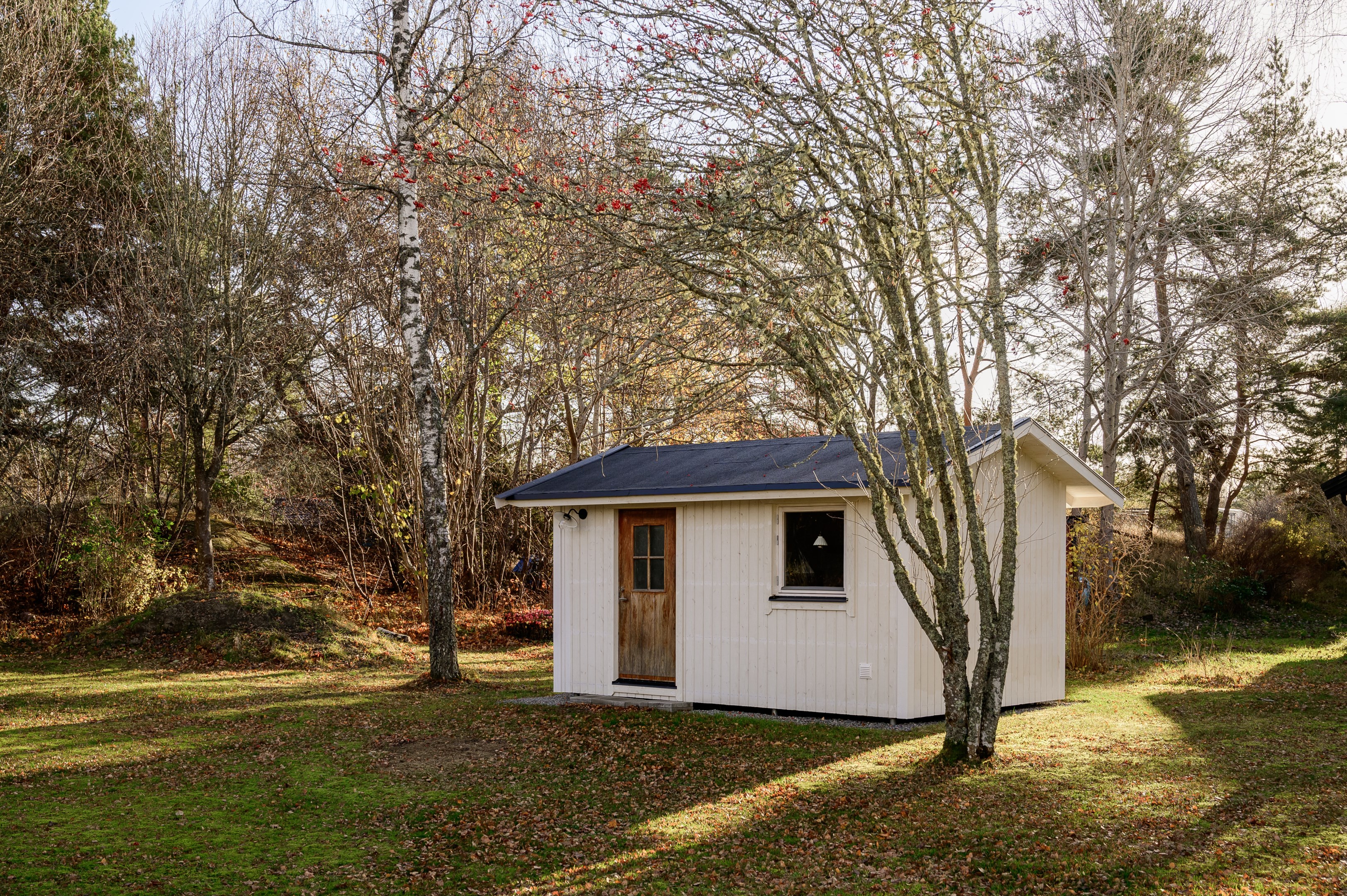 Bostadsbild från Björksalavägen 12, Såld i Älvsala, Värmdö