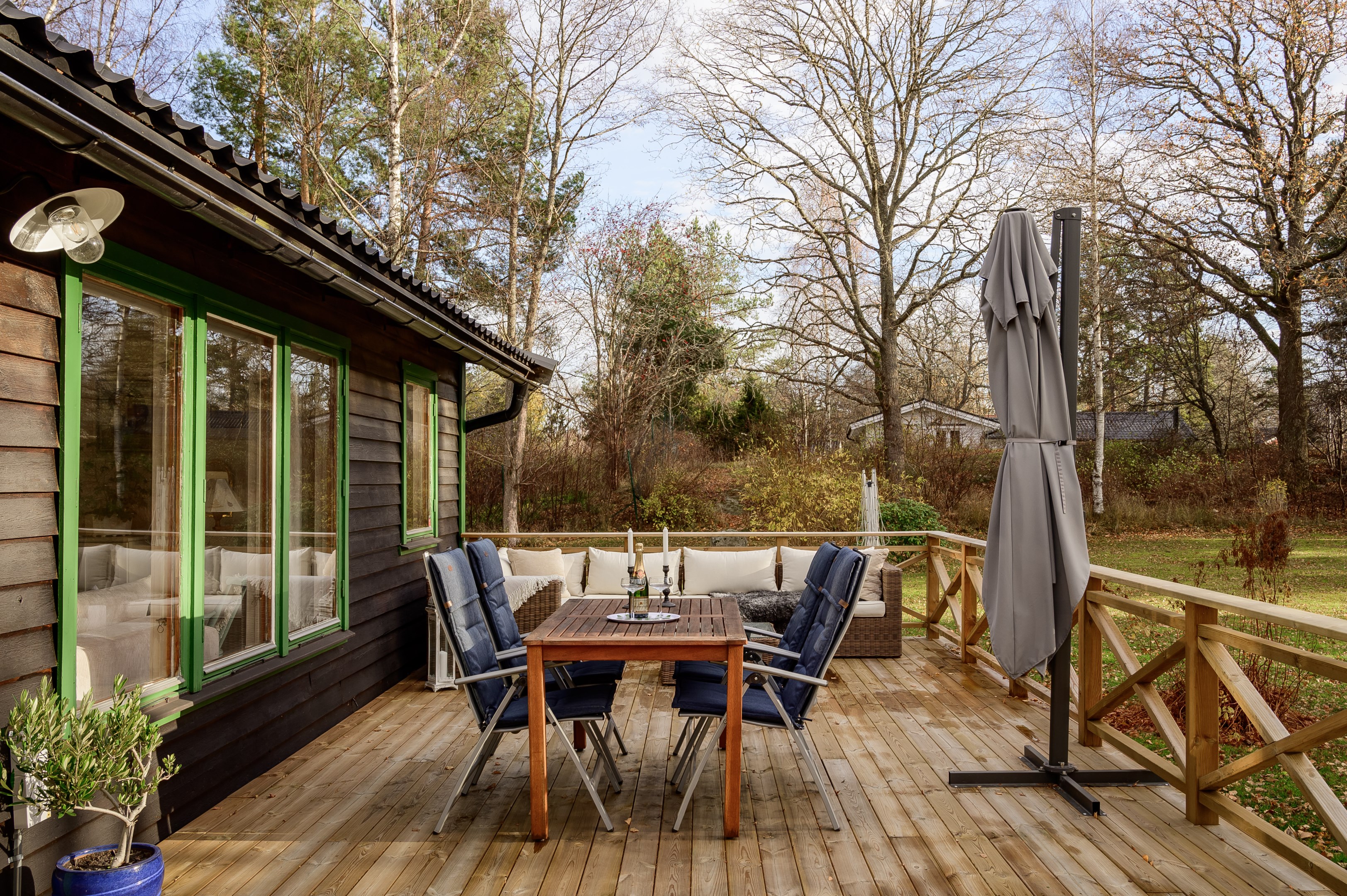 Bostadsbild från Björksalavägen 12, Såld i Älvsala, Värmdö