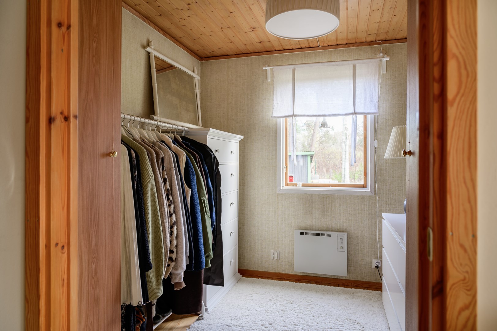 Bostadsbild från Björksalavägen 12, Såld i Älvsala, Värmdö