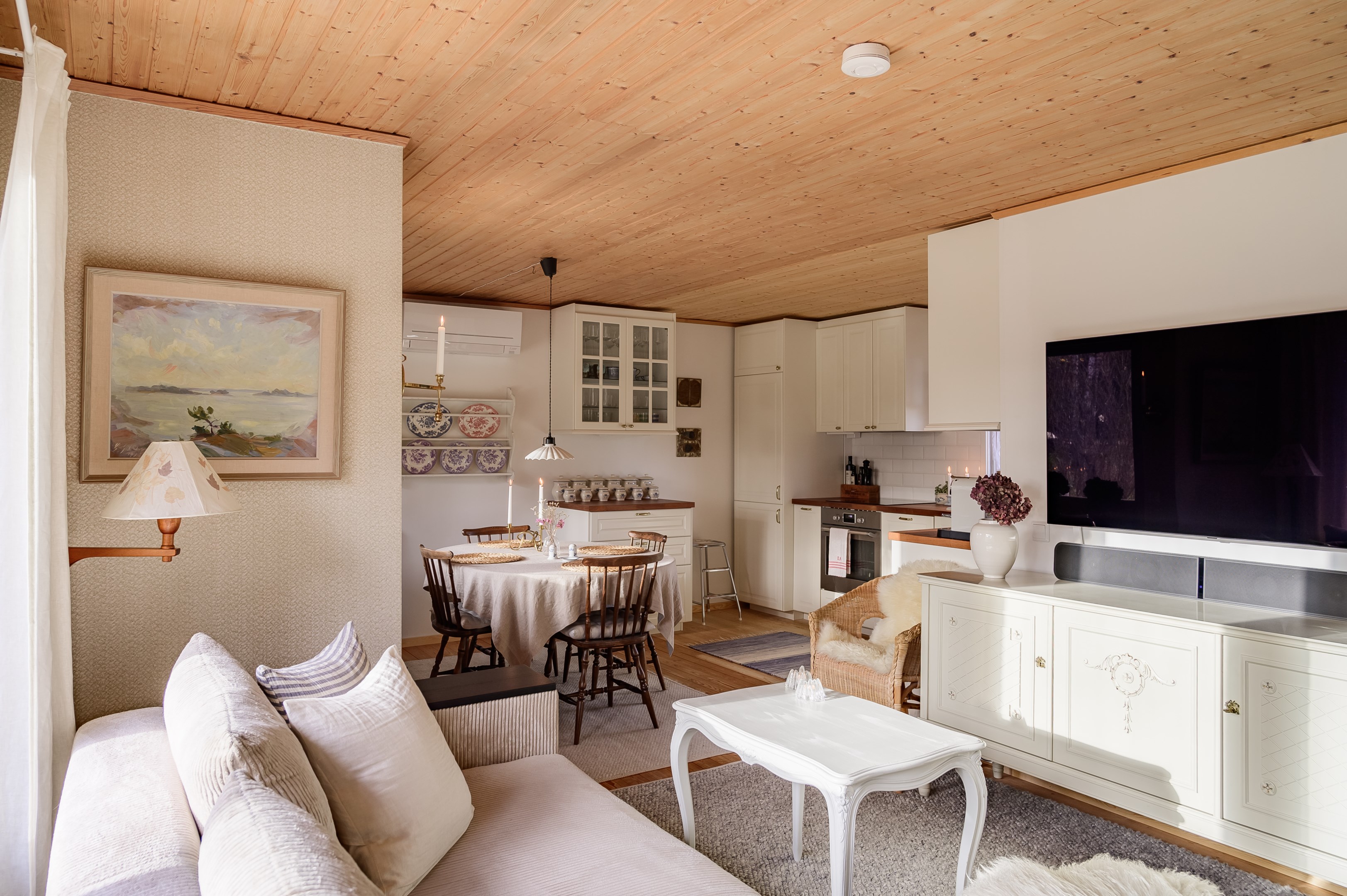 Bostadsbild från Björksalavägen 12, Såld i Älvsala, Värmdö