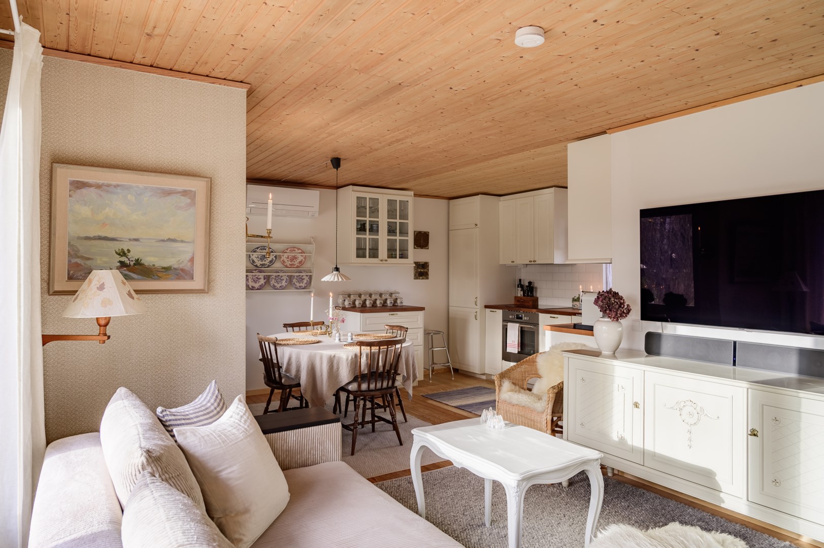 Bostadsbild från Björksalavägen 12, Såld i Älvsala, Värmdö