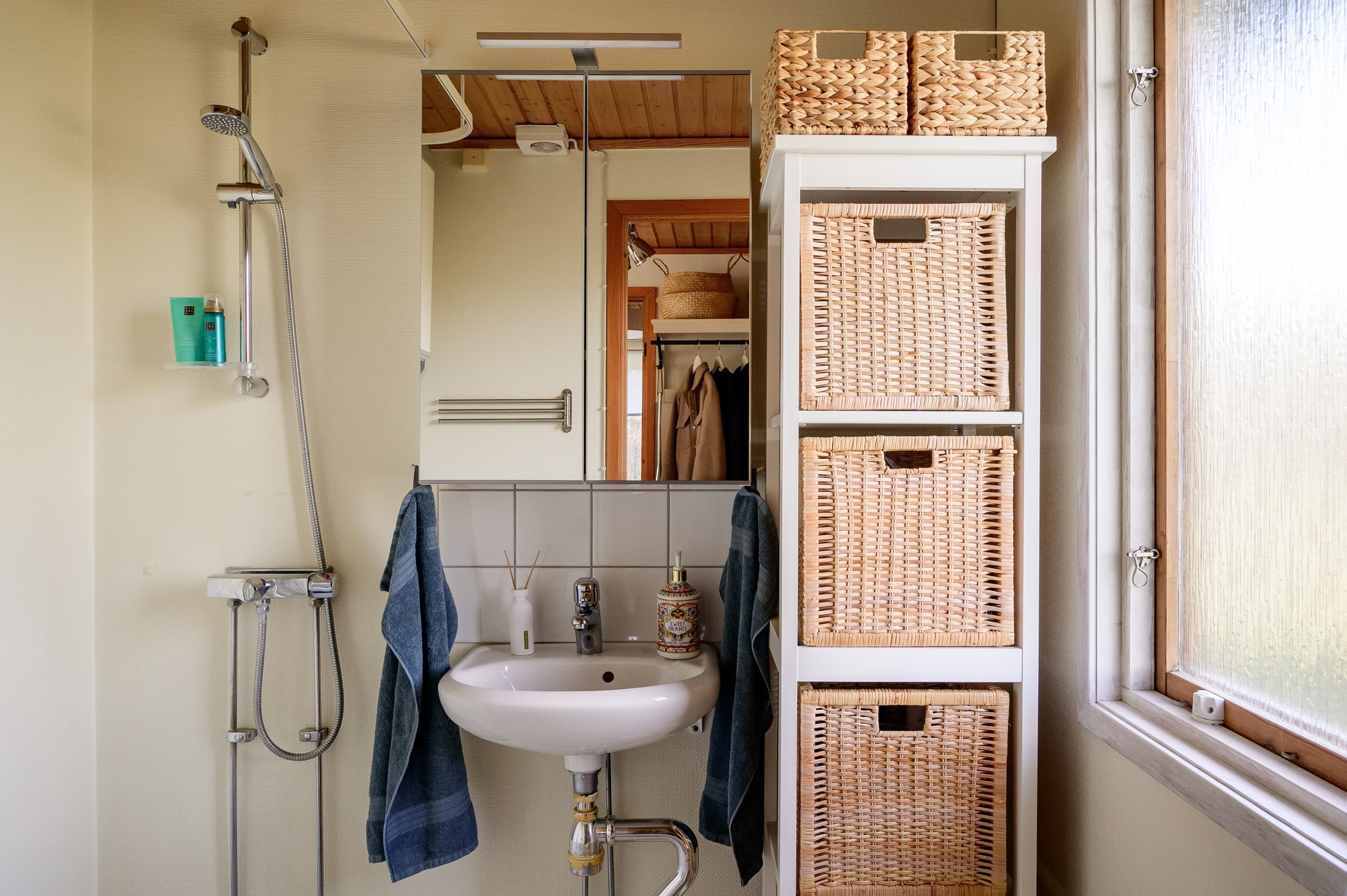 Bostadsbild från Björksalavägen 12, Såld i Älvsala, Värmdö