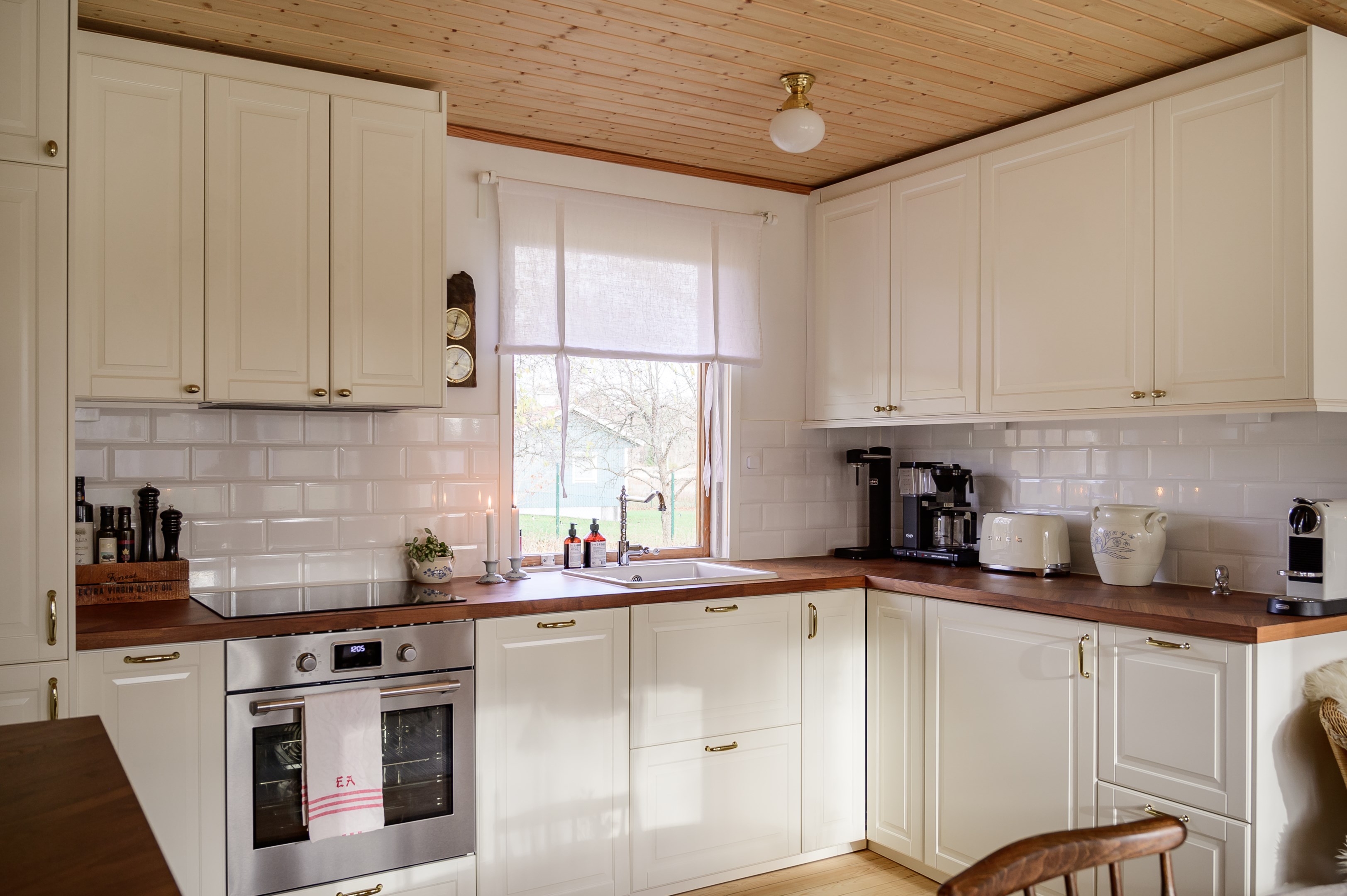 Bostadsbild från Björksalavägen 12, Såld i Älvsala, Värmdö