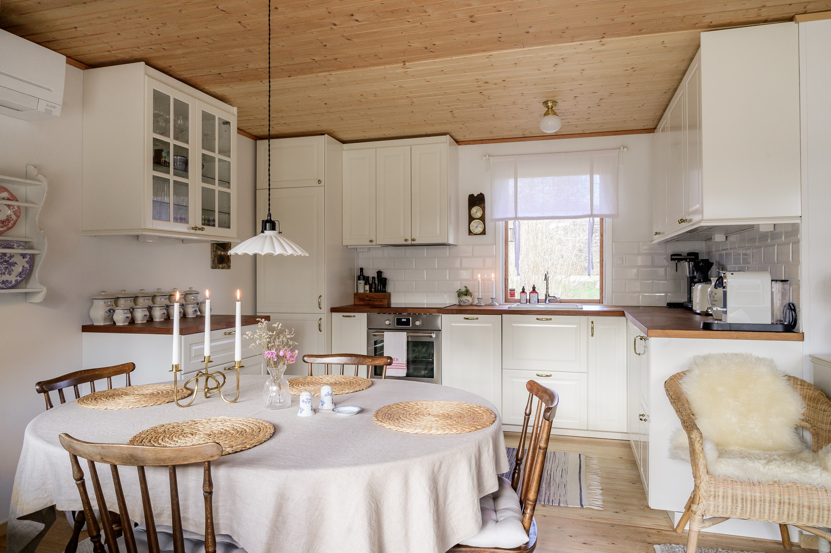 Bostadsbild från Björksalavägen 12, Såld i Älvsala, Värmdö