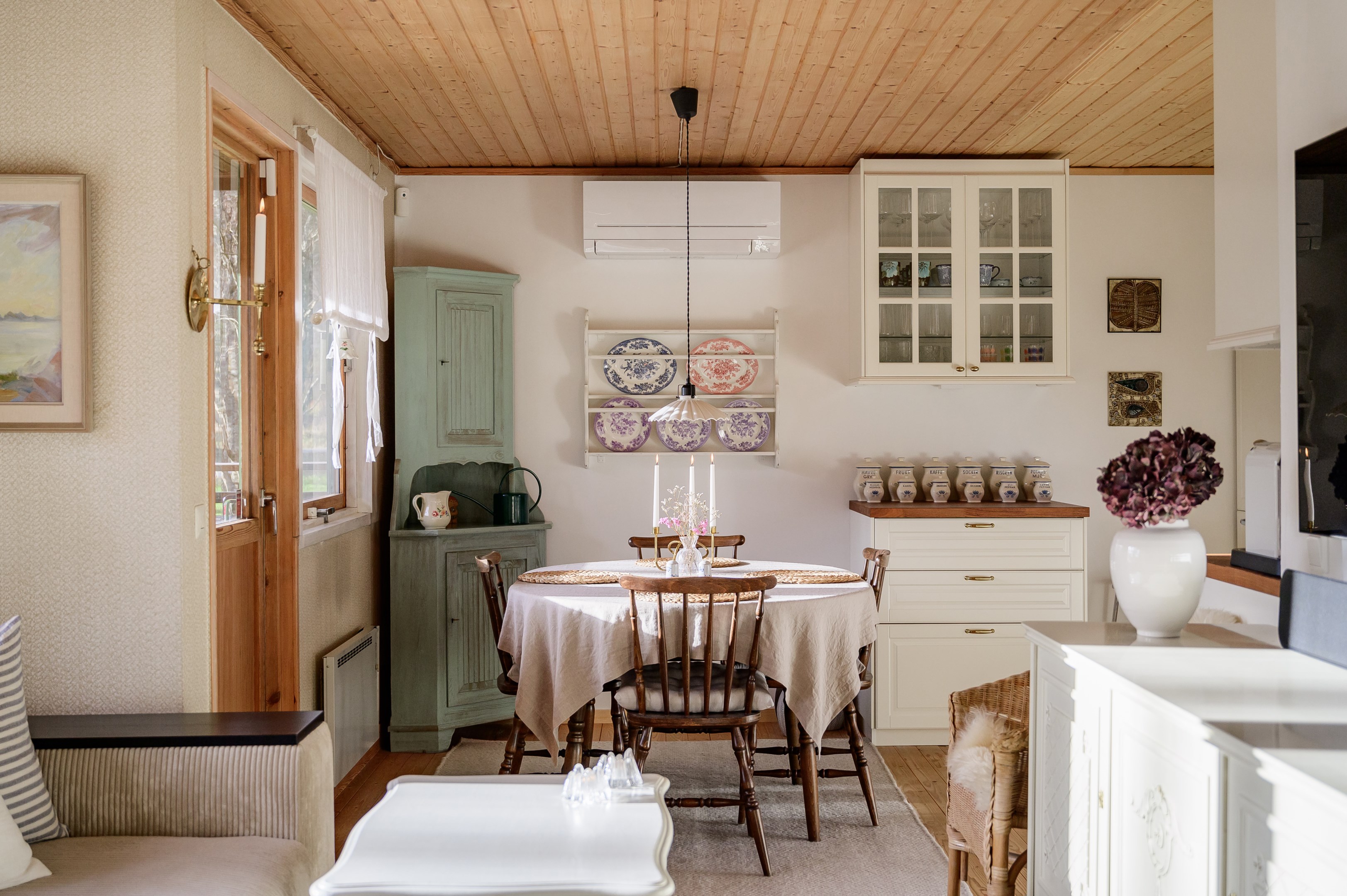 Bostadsbild från Björksalavägen 12, Såld i Älvsala, Värmdö